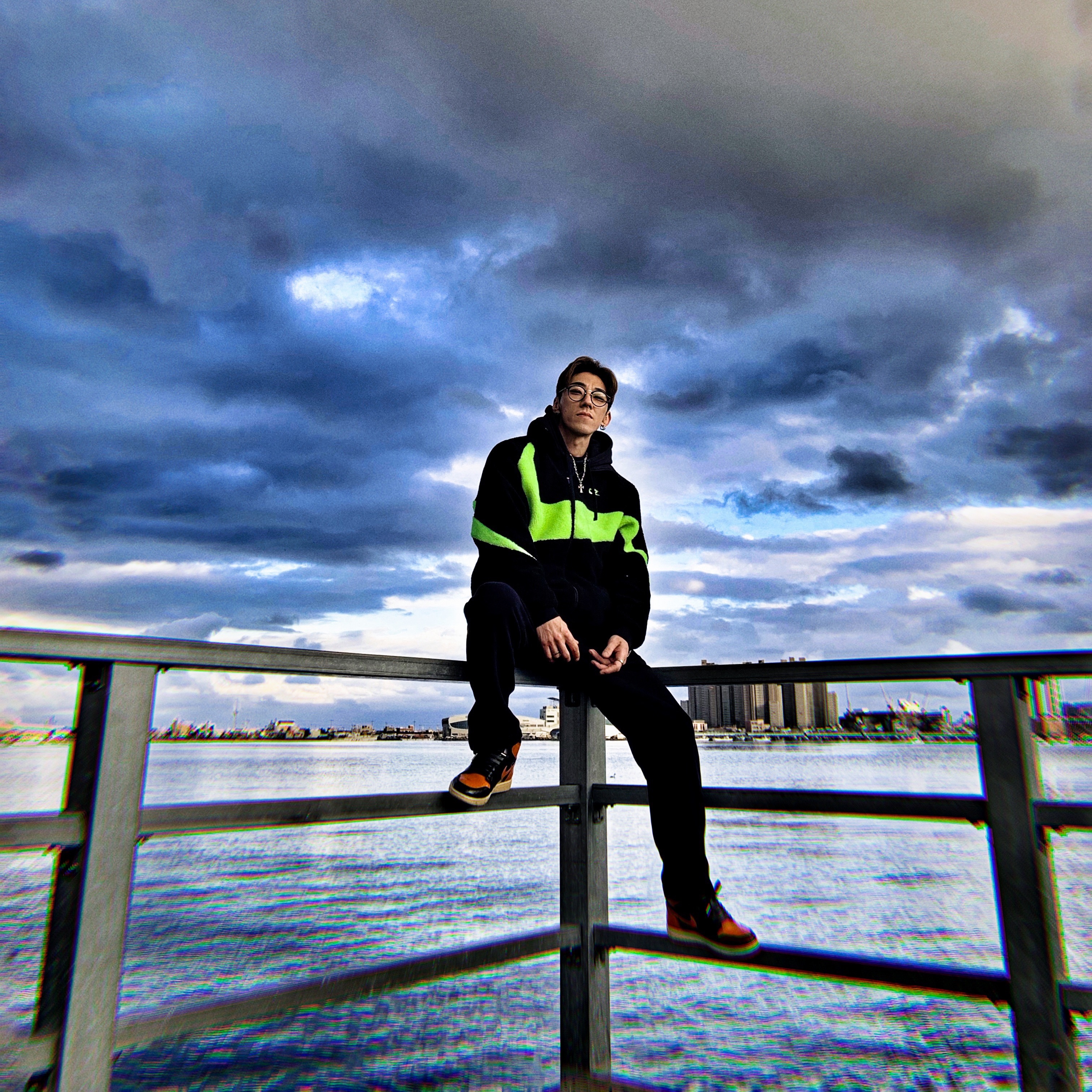 Nike Big Swoosh Full Zip Jacket Black Volt, Jordan 1 Retro High Shattered Backboard 3.0 착용 스타일