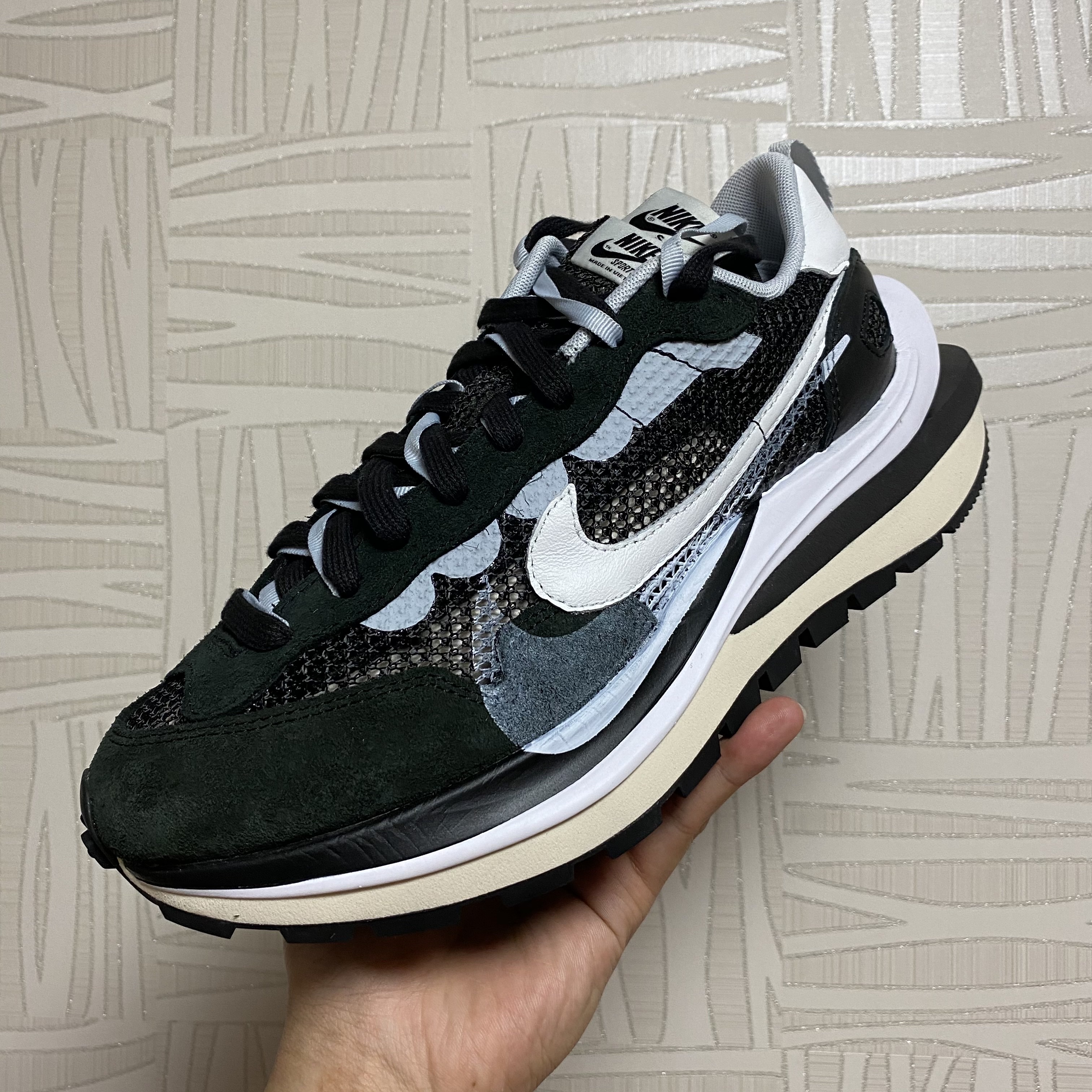 Nike x Sacai VaporWaffle Black White 착용 스타일 - 2