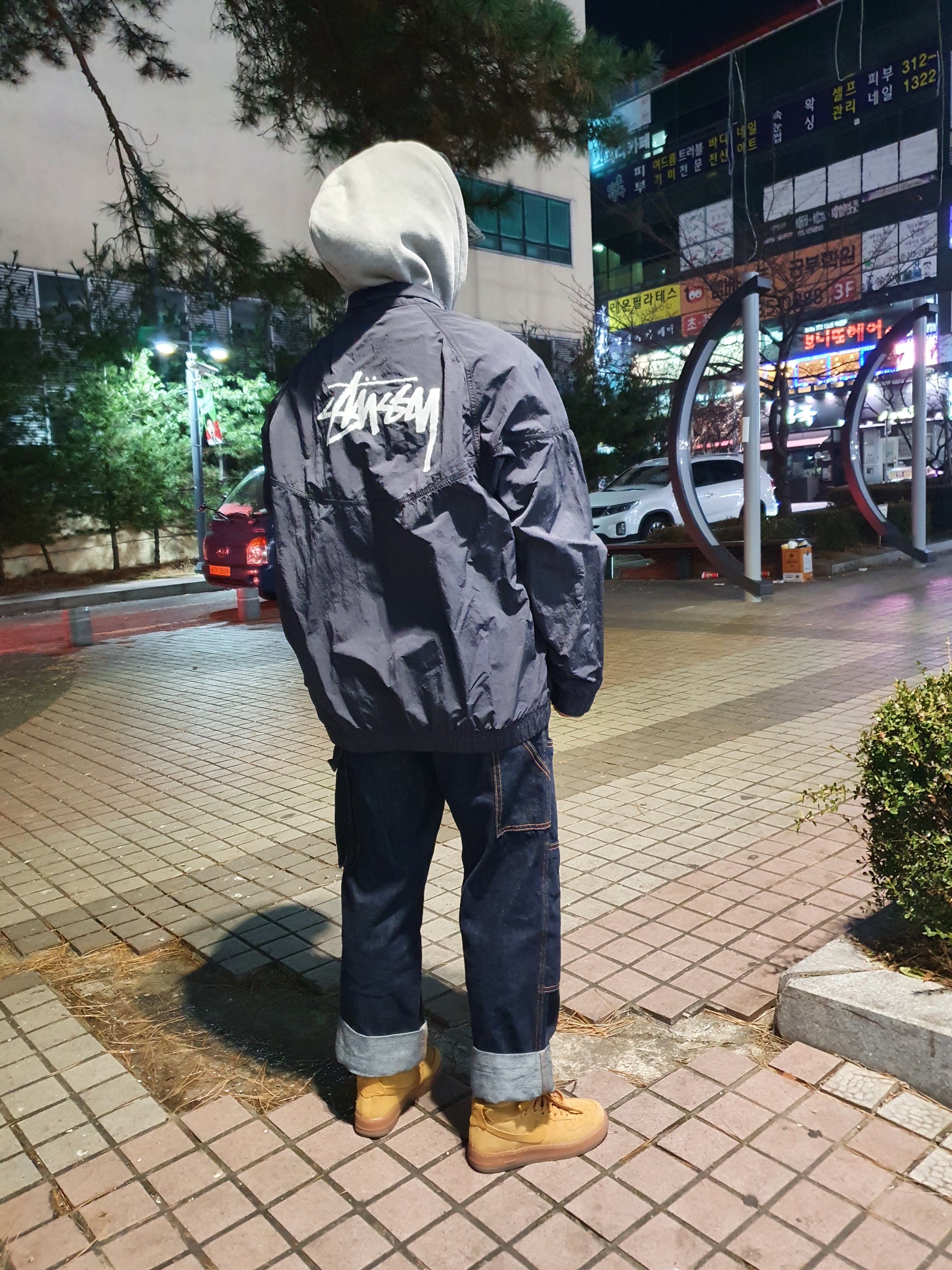 Nike x Stussy Windrunner Jacket Off Noir, (W) Nike Air Force 1 High Wheat 2016 착용 스타일