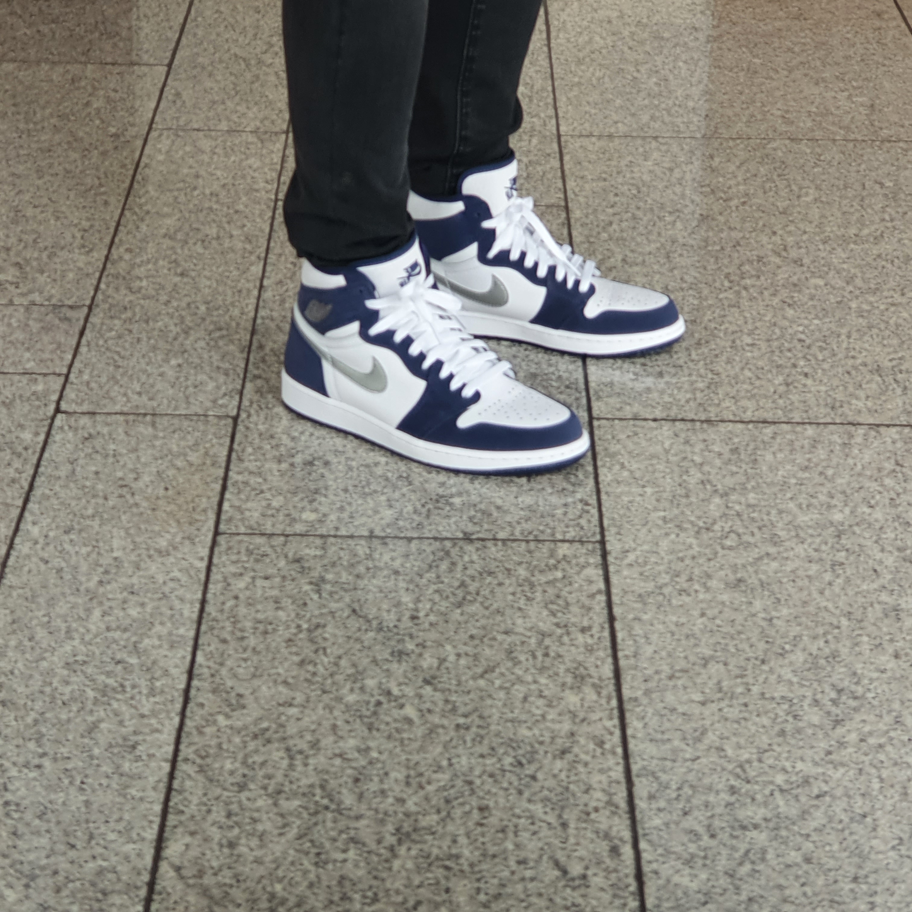 Jordan 1 Retro High OG CO.JP Midnight Navy 착용 스타일