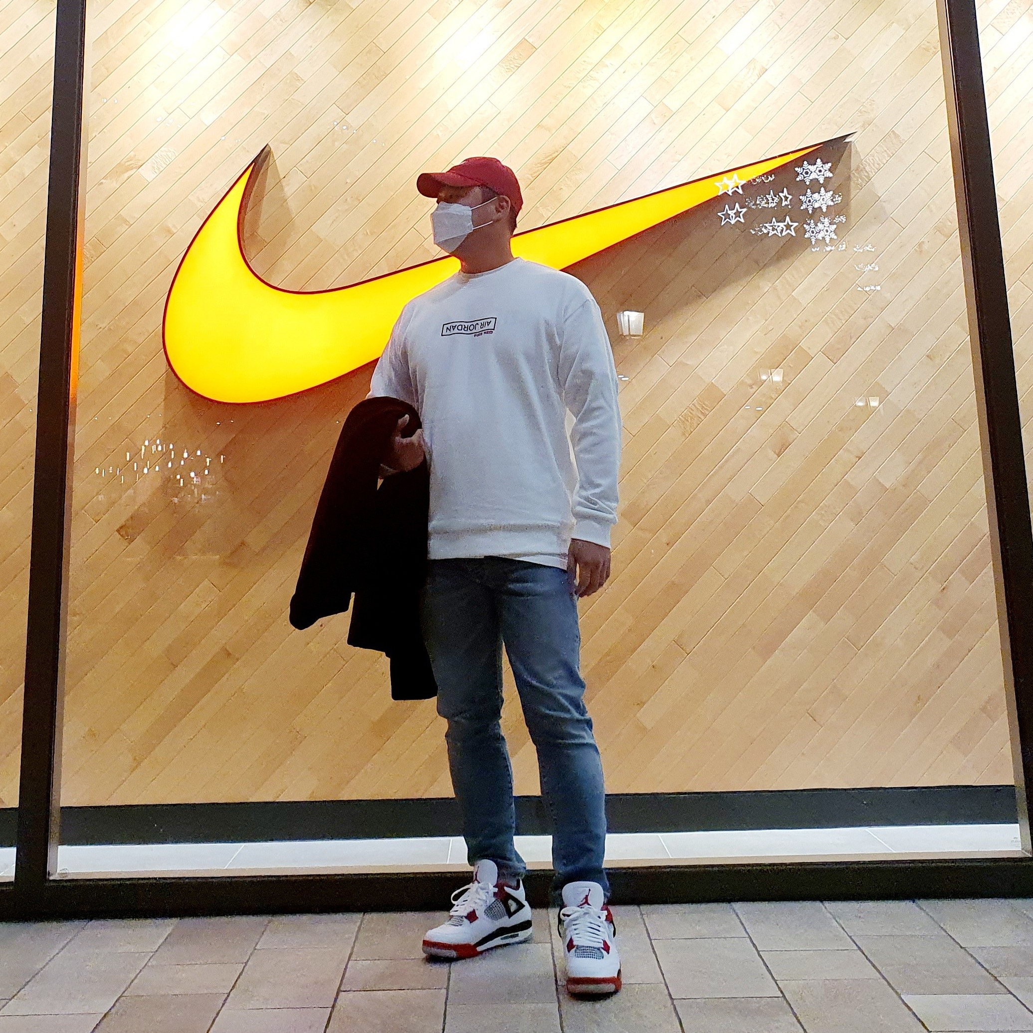 Jordan 4 Retro OG Fire Red 2020 착용 스타일 - 2
