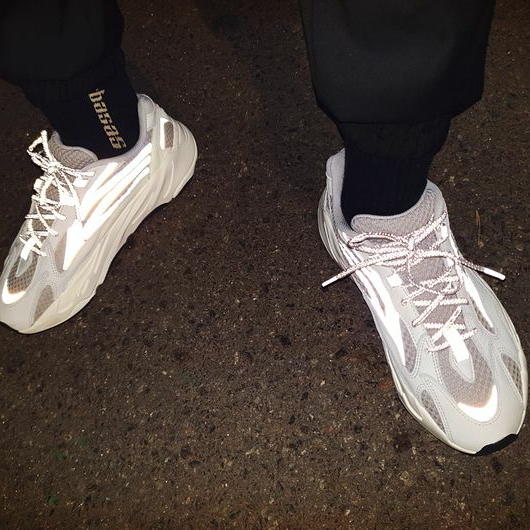 Adidas Yeezy Boost 700 V2 Static 2018 착용 스타일 - 5