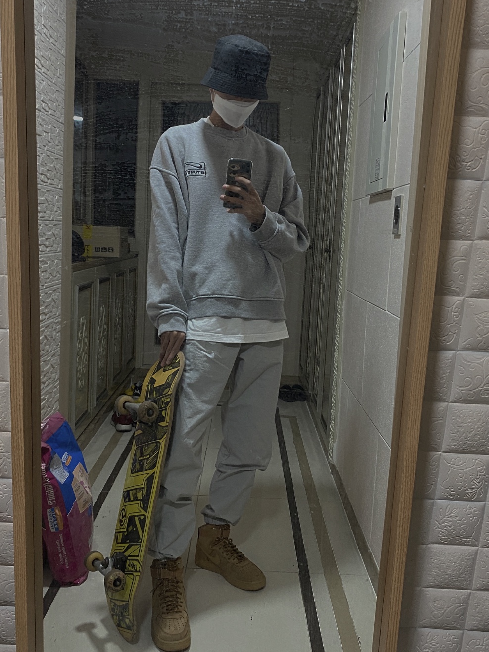Nike Air Force 1 High Wheat 2015, Nike x Stussy NRG BR Crew Fleece Grey 착용 스타일