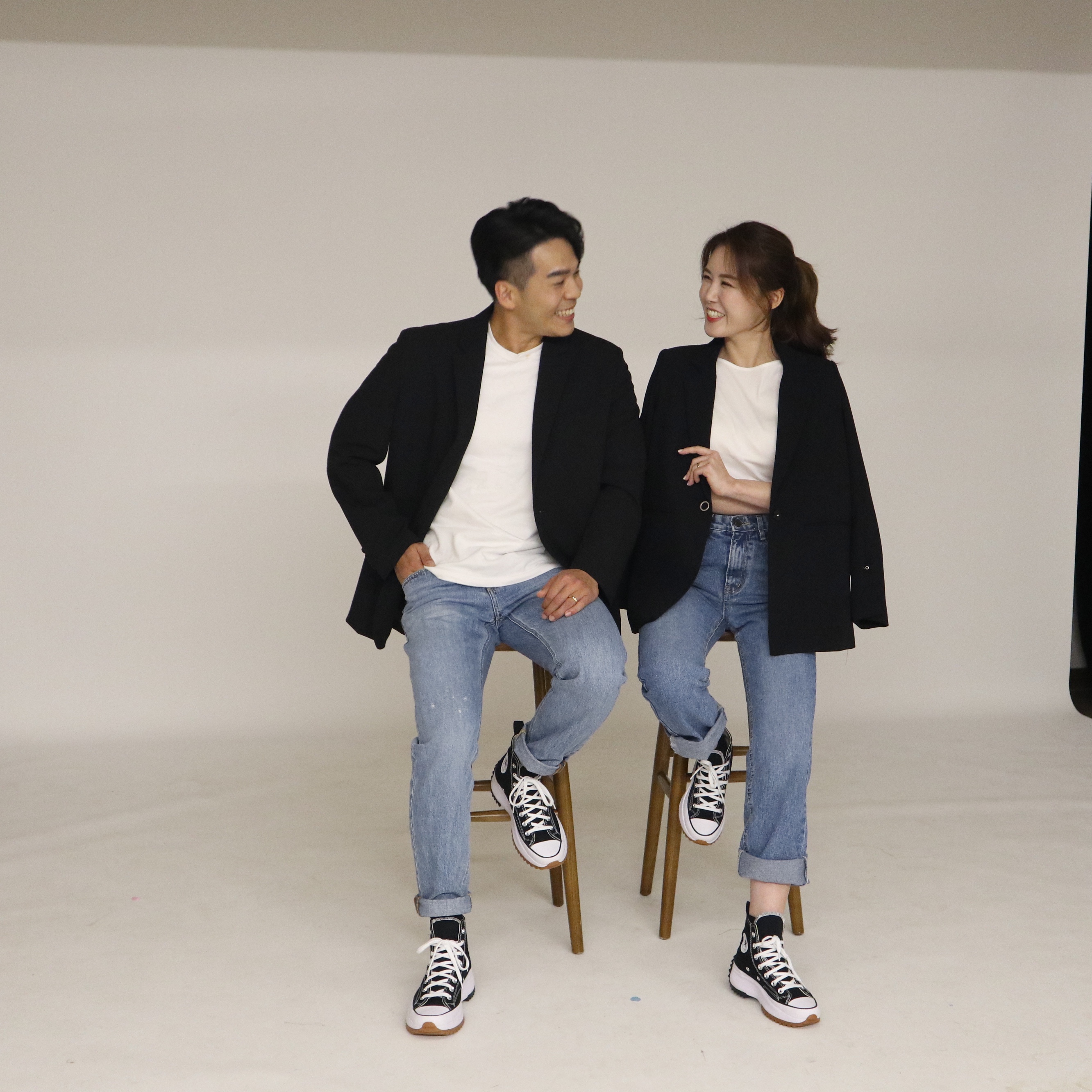 Converse Run Star Hike Hi Black White Gum 착용 스타일