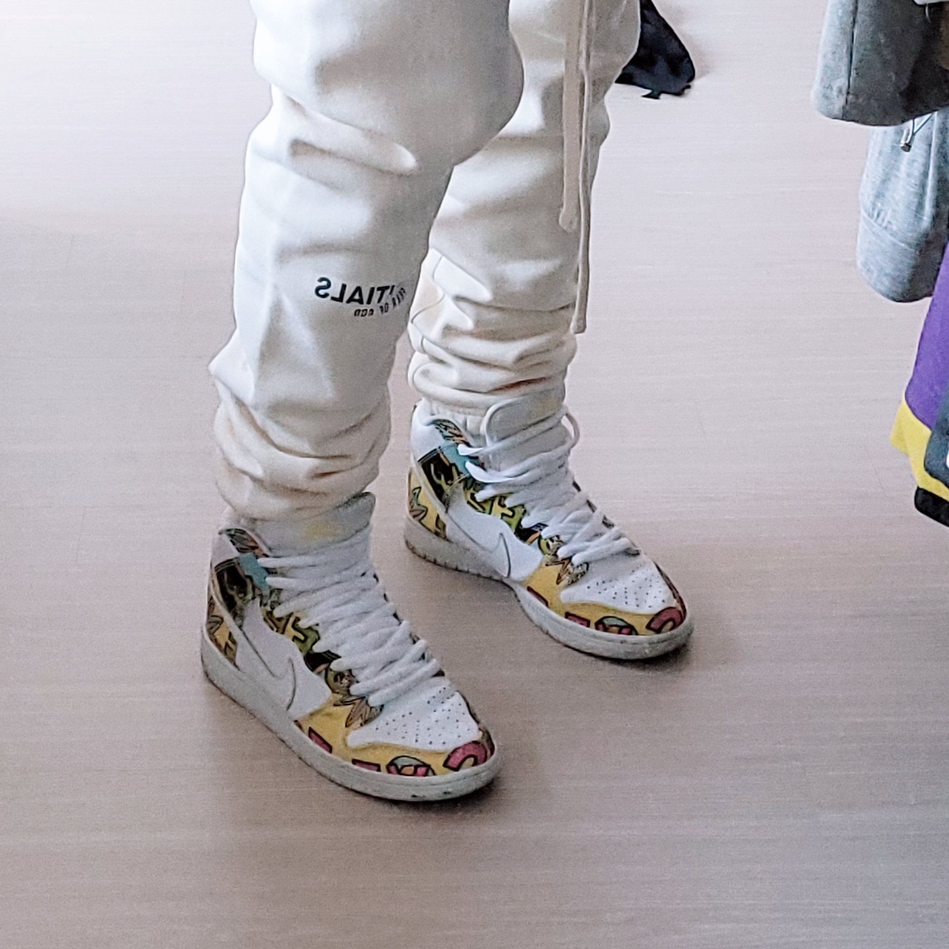 IAB Studio Long Sleeve Light Gray, Essentials Sweatpants Buttercream 2020 착용 스타일 - 4
