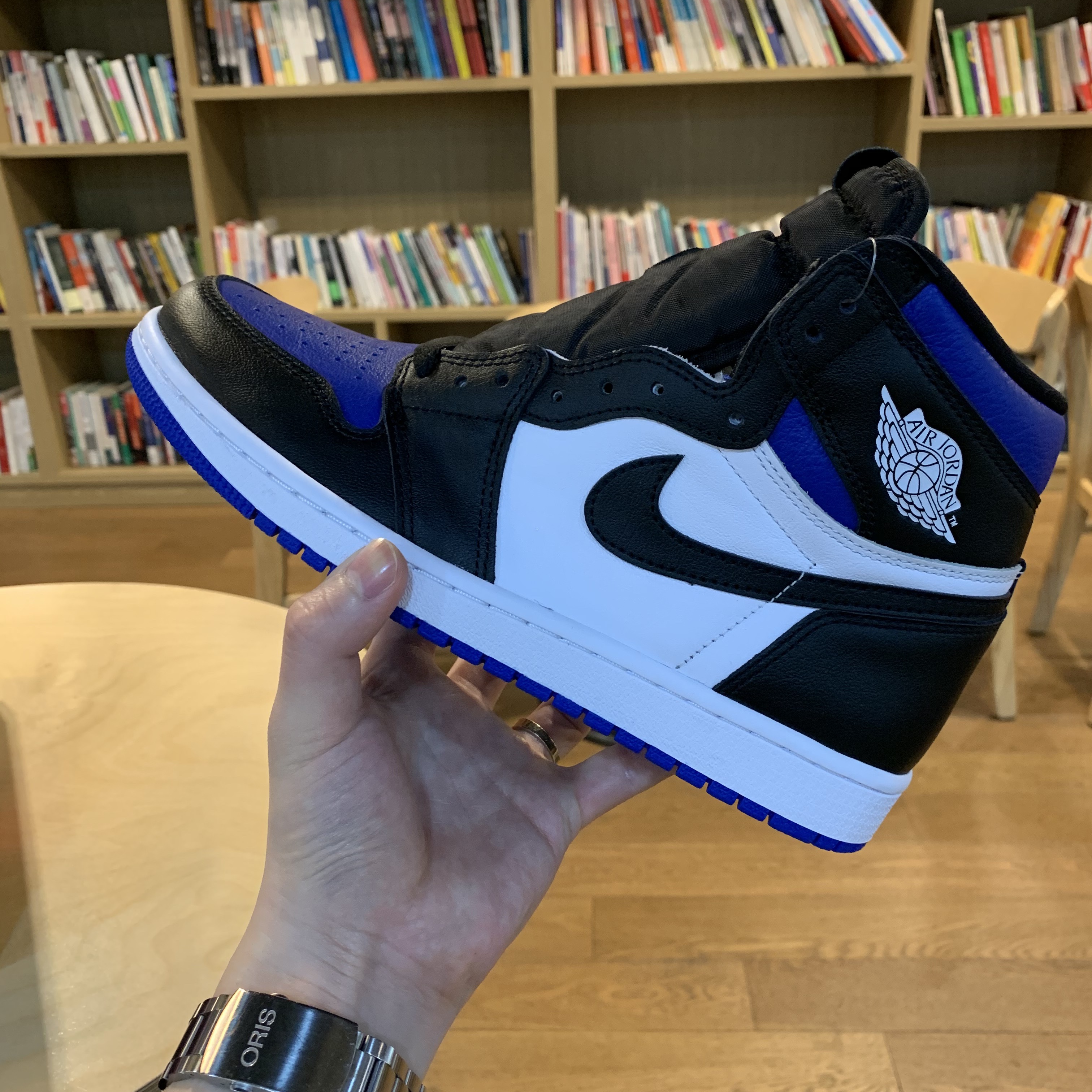 Jordan 1 Retro High OG Royal Toe 착용 스타일 - 3