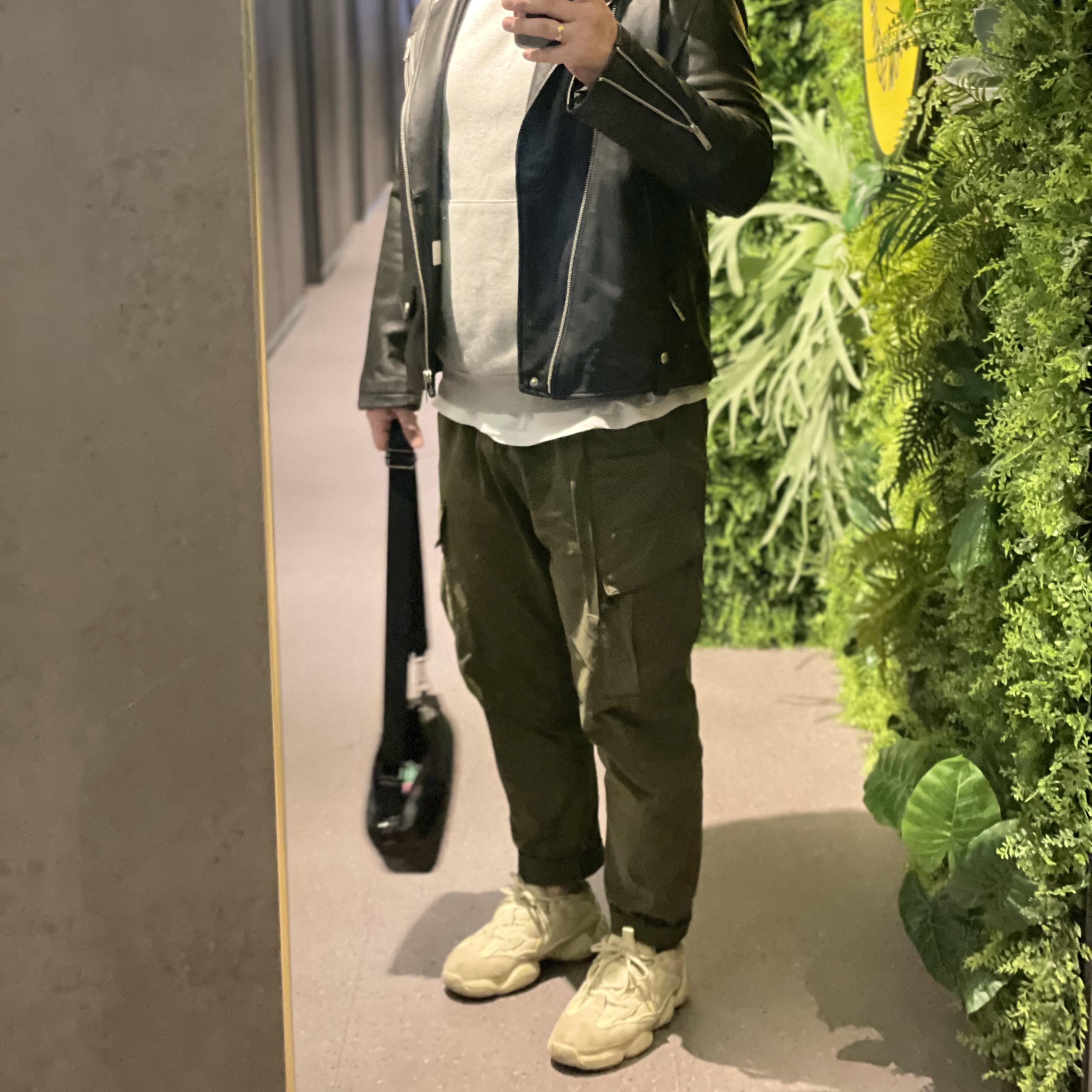 Adidas Yeezy 500 Super Moon Yellow 착용 스타일
