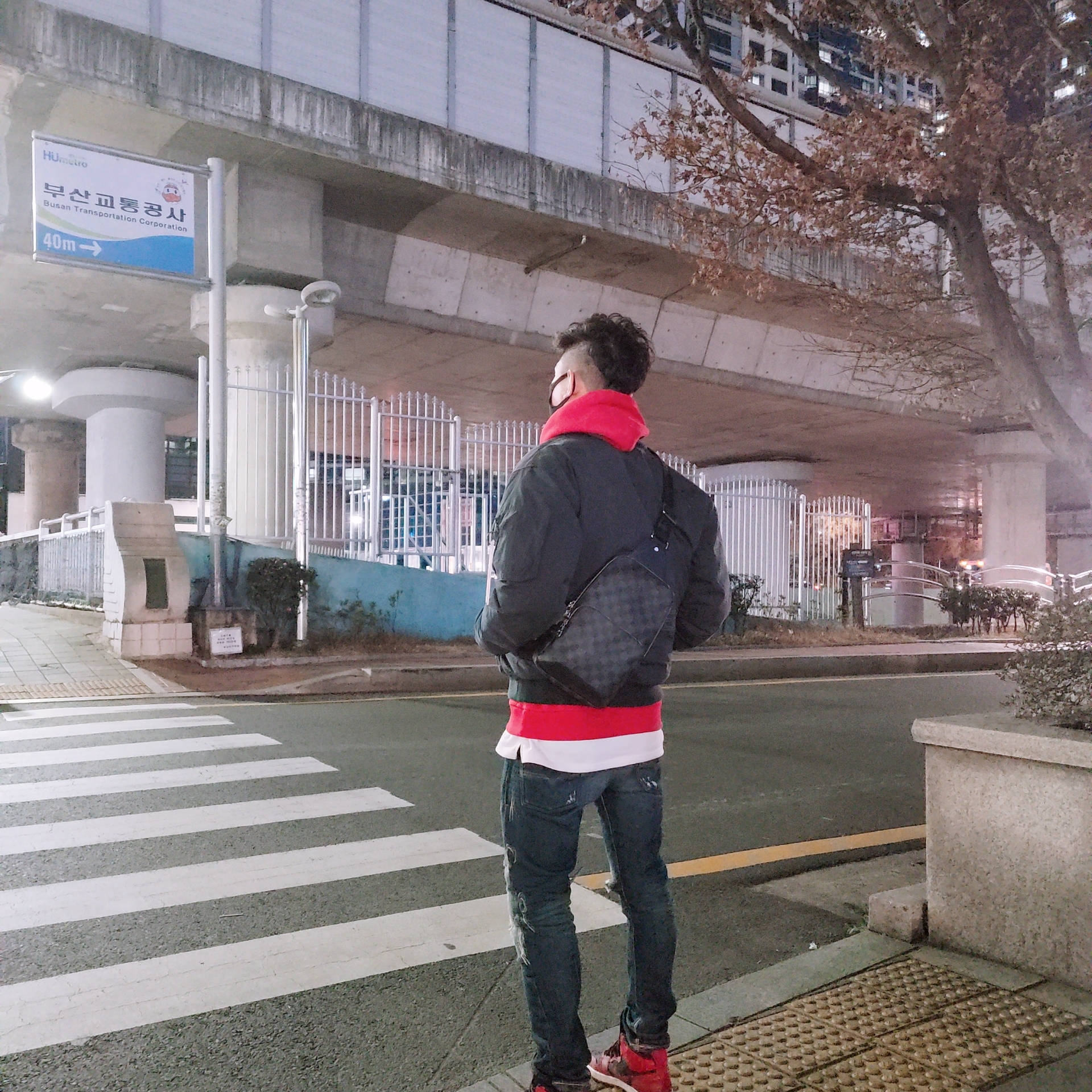 Jordan 1 High 85 Varsity Red 착용 스타일 - 2