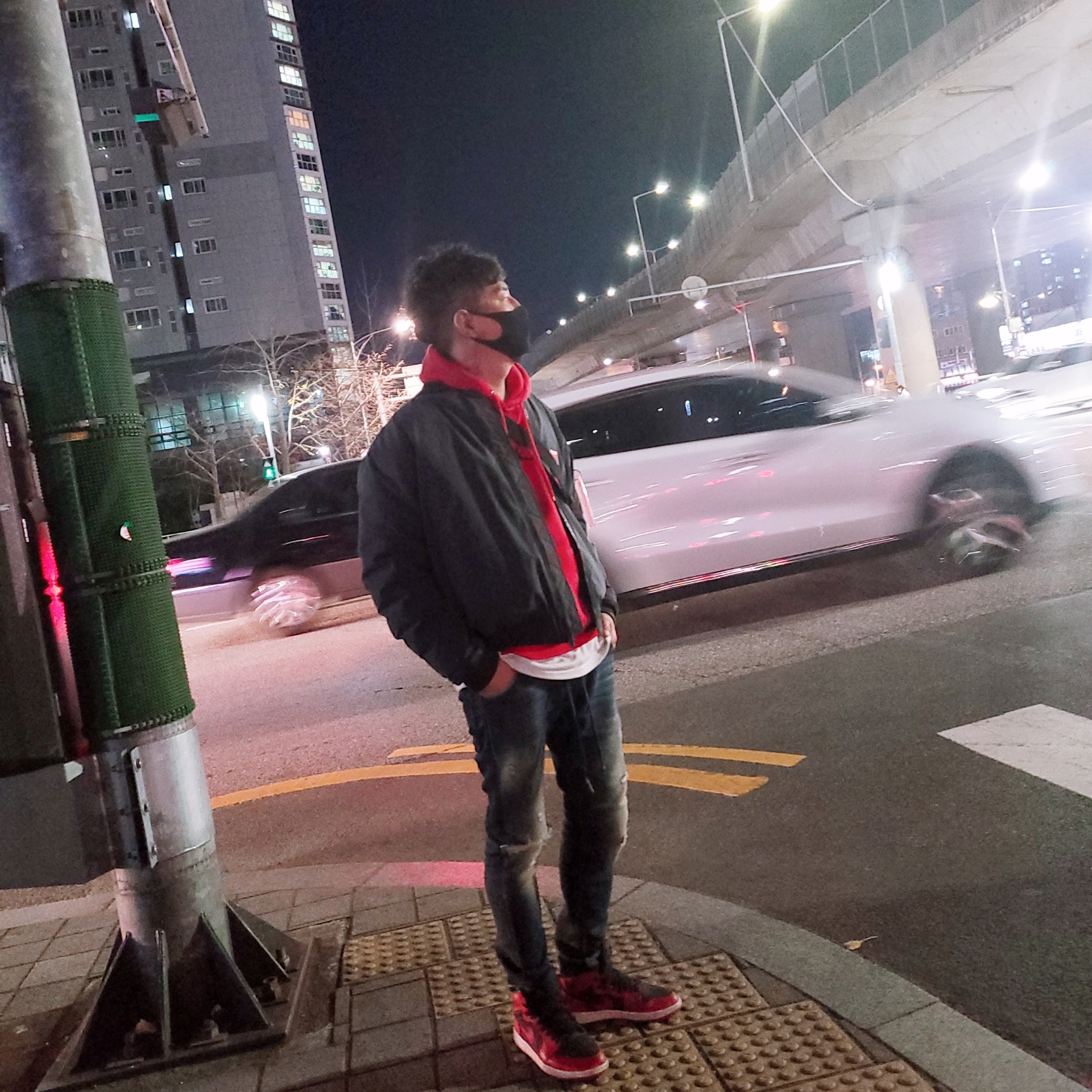 Jordan 1 High 85 Varsity Red 착용 스타일 - 1