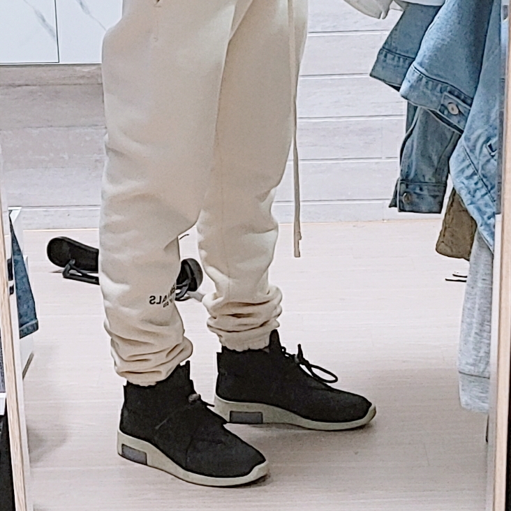 IAB Studio Long Sleeve Light Gray, Essentials Sweatpants Buttercream 2020 착용 스타일 - 2