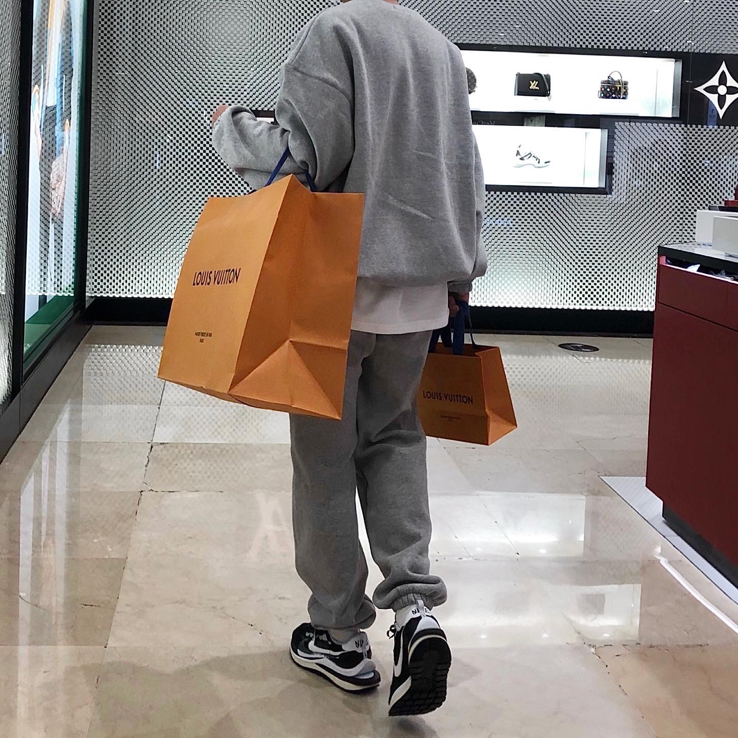 Nike x Sacai VaporWaffle Black White 착용 스타일