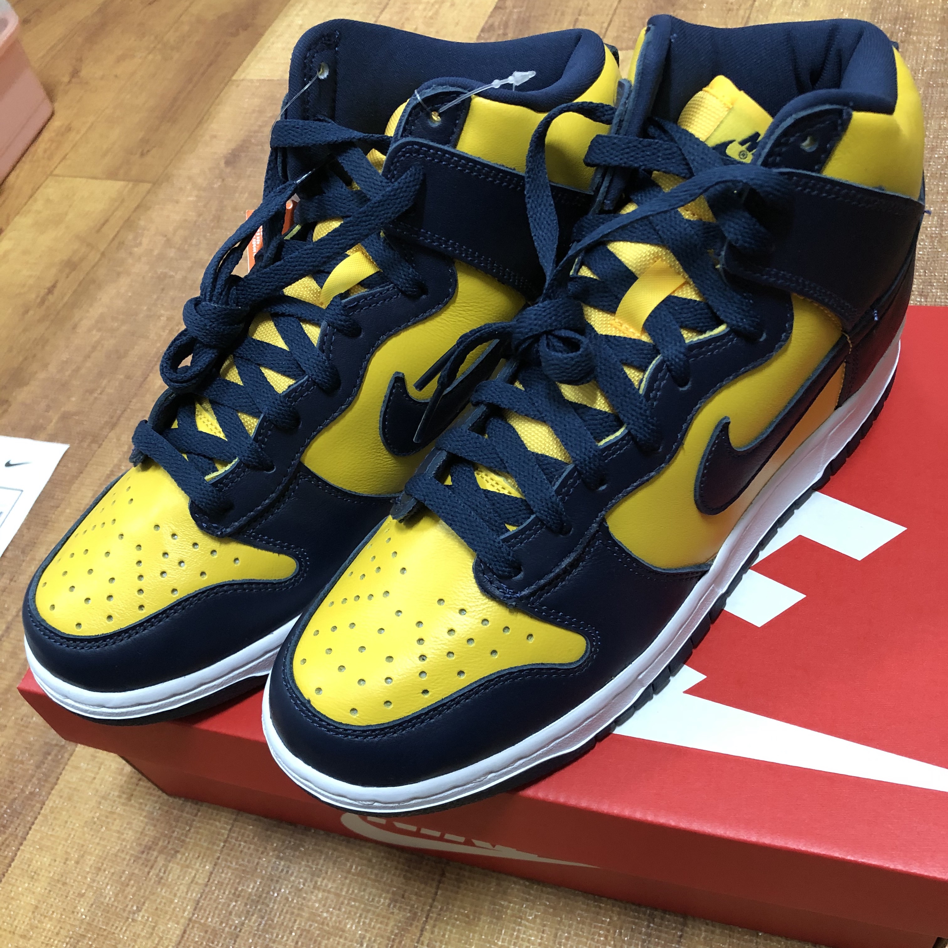 Nike Dunk High SP Maize & Blue 착용 스타일