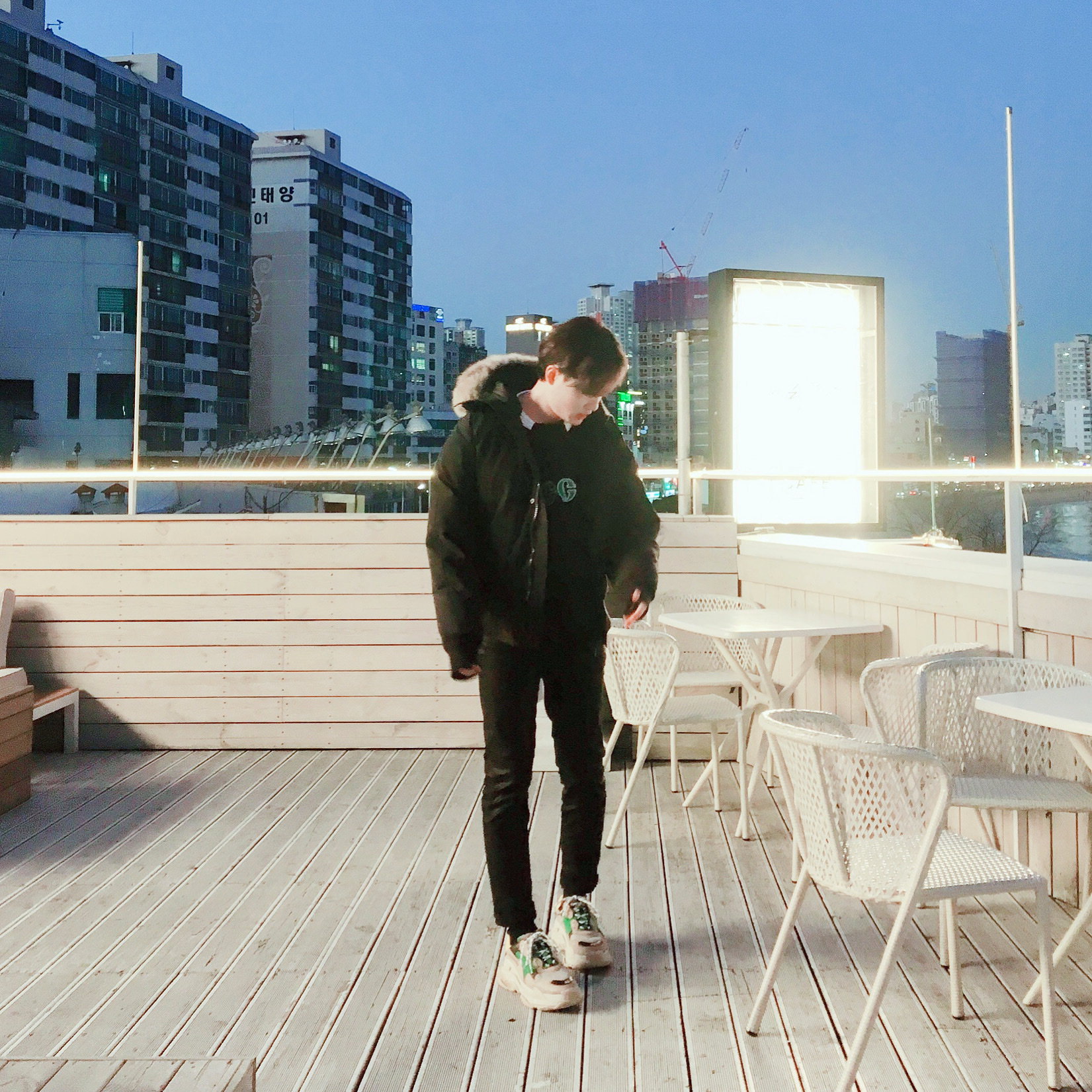 Balenciaga Triple S Yellow Green 착용 스타일
