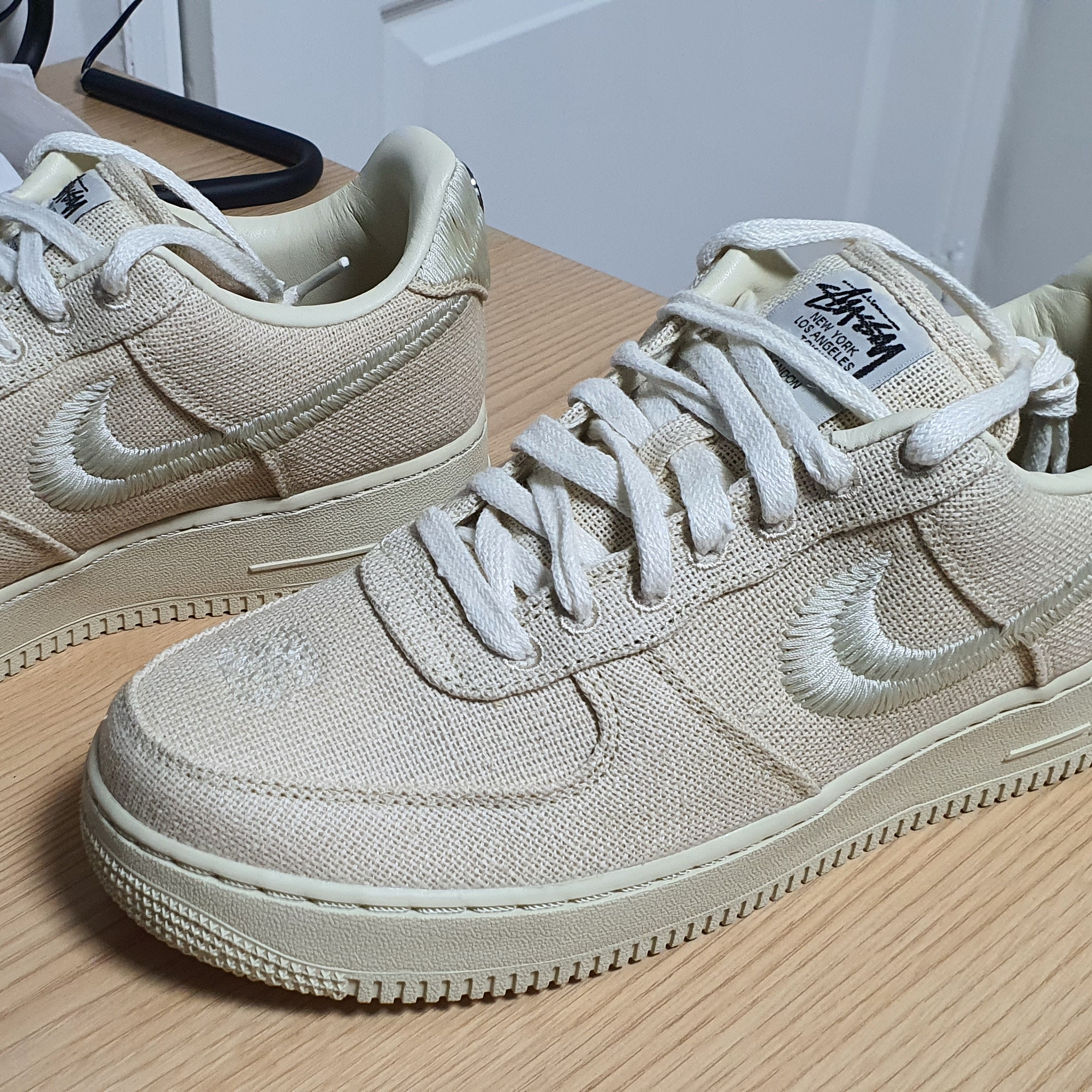 Nike x Stussy Air Force 1 Low Fossil 착용 스타일 - 2