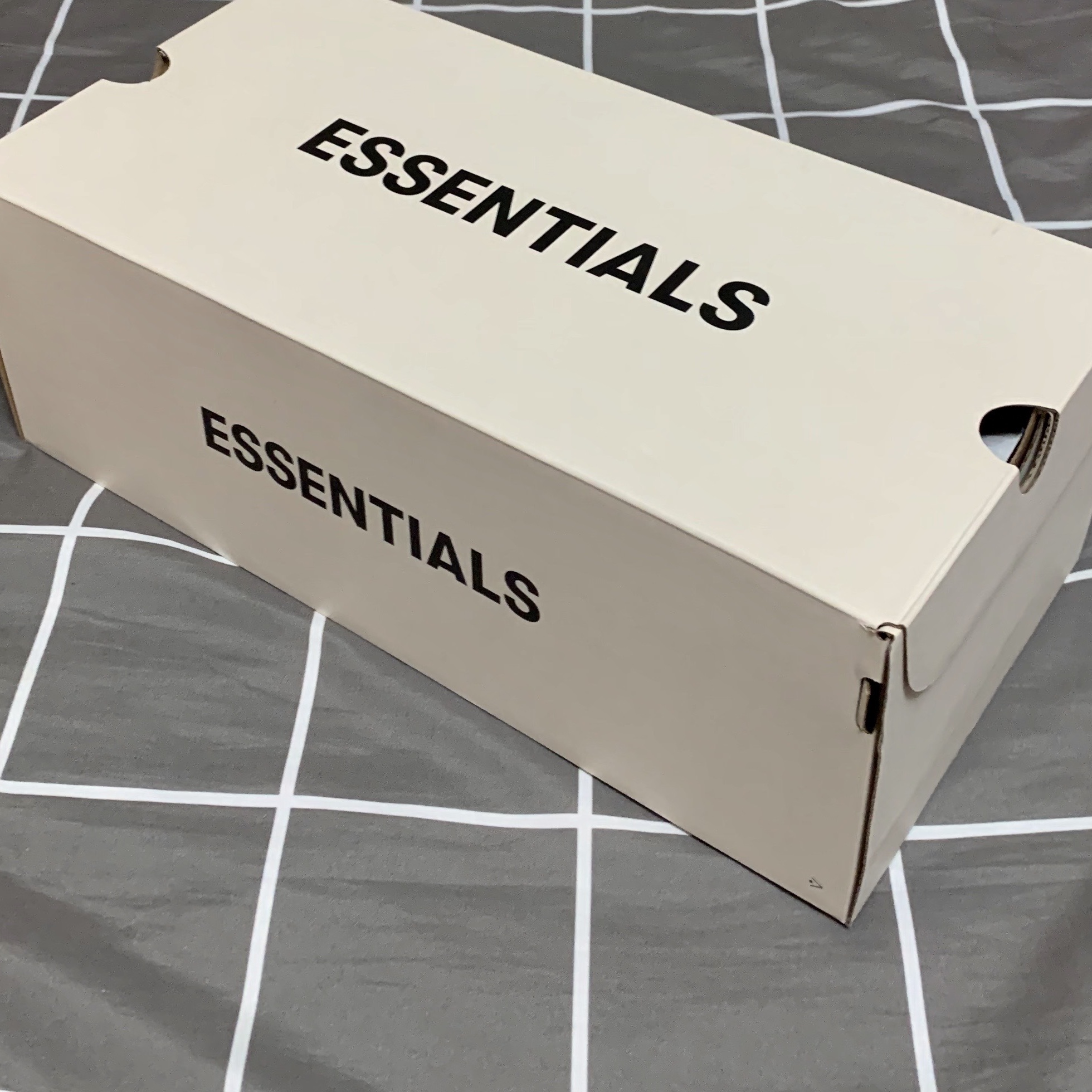 Converse x Fear of God Essentials Chuck 70 Hi Black 2020 착용 스타일 - 3