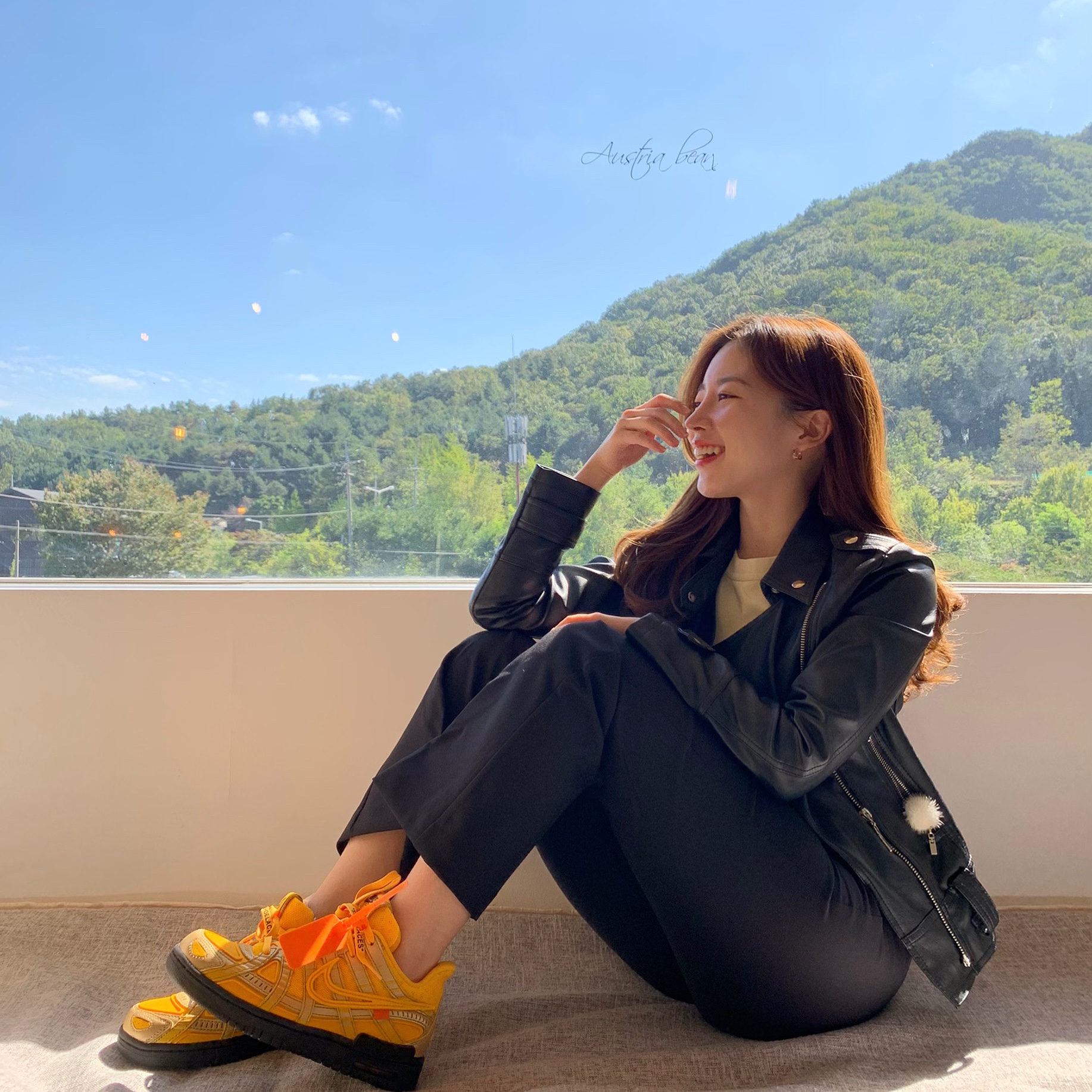 Nike x Off-White Air Rubber Dunk University Gold 착용 스타일