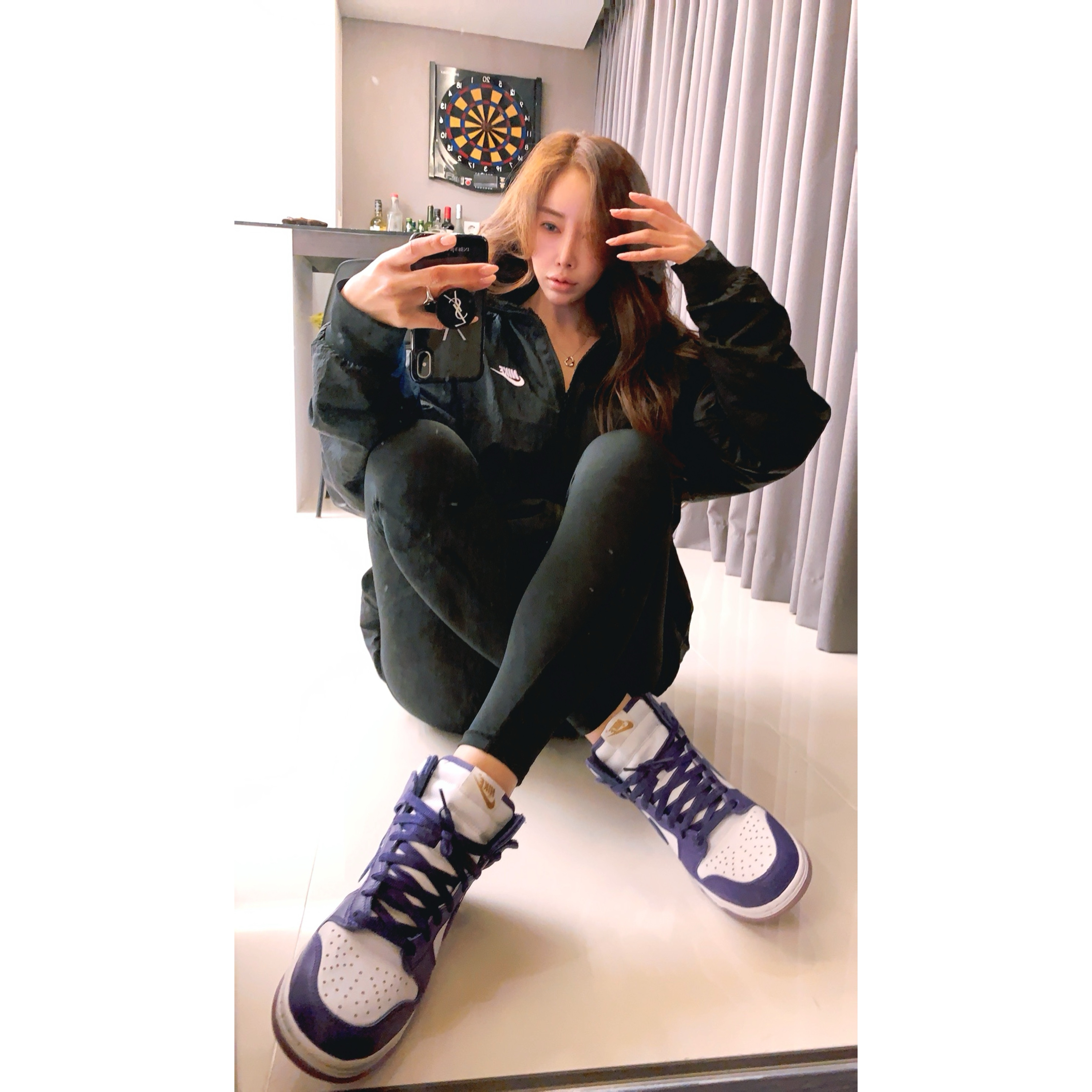 (W) Nike Dunk High SP Varsity Purple 착용 스타일 - 1