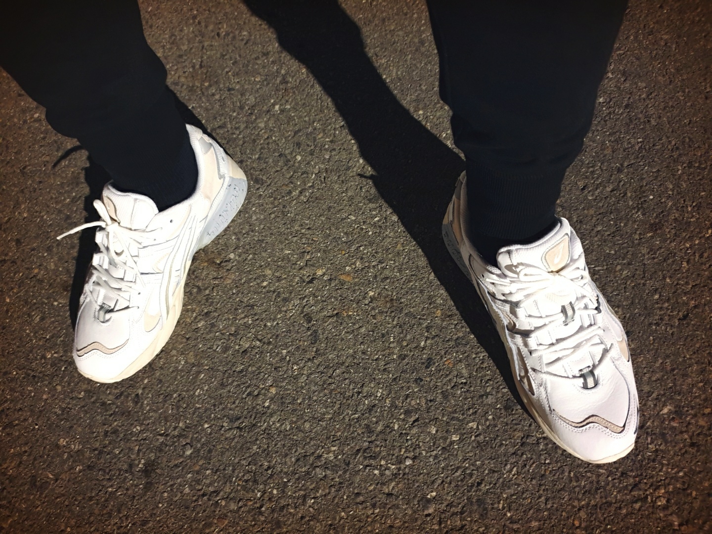 Asics Gel-Kayano 5 OG White 착용 스타일 - 3