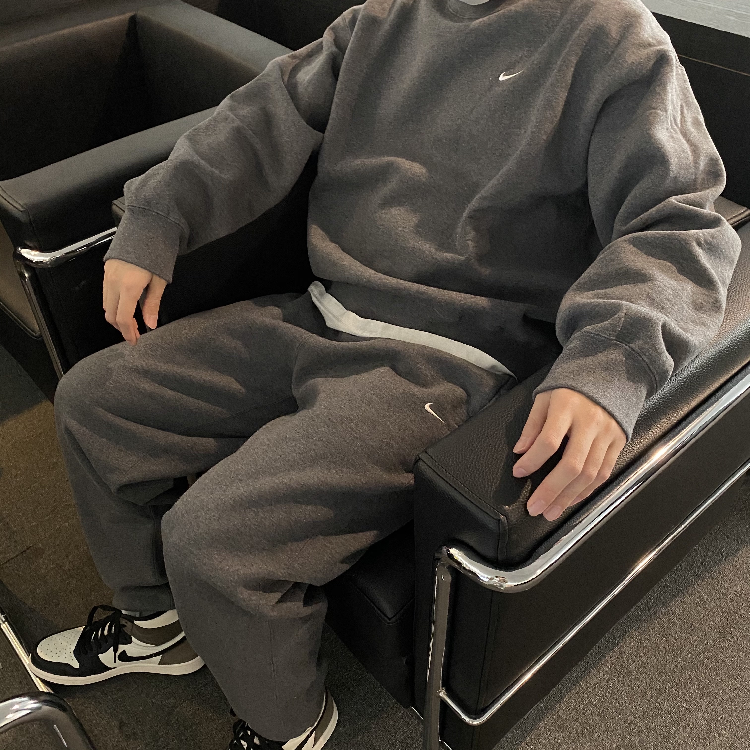 Jordan 1 Retro High OG Black Mocha 착용 스타일