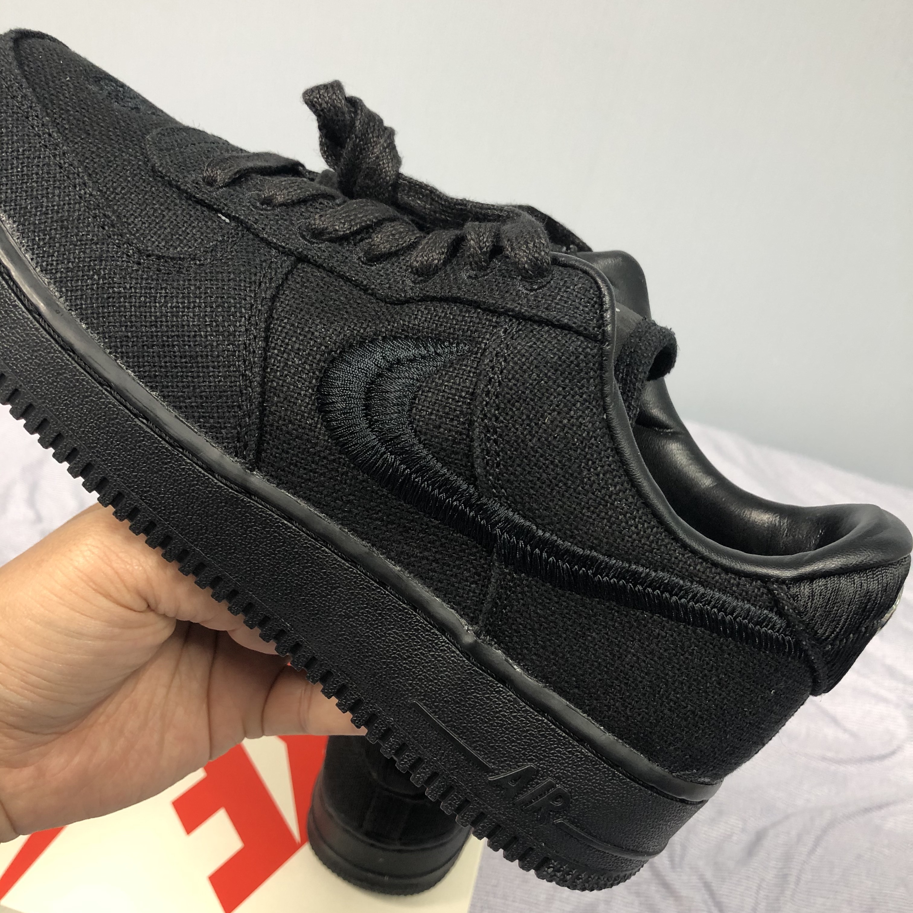Nike x Stussy Air Force 1 Low Triple Black 착용 스타일 - 5