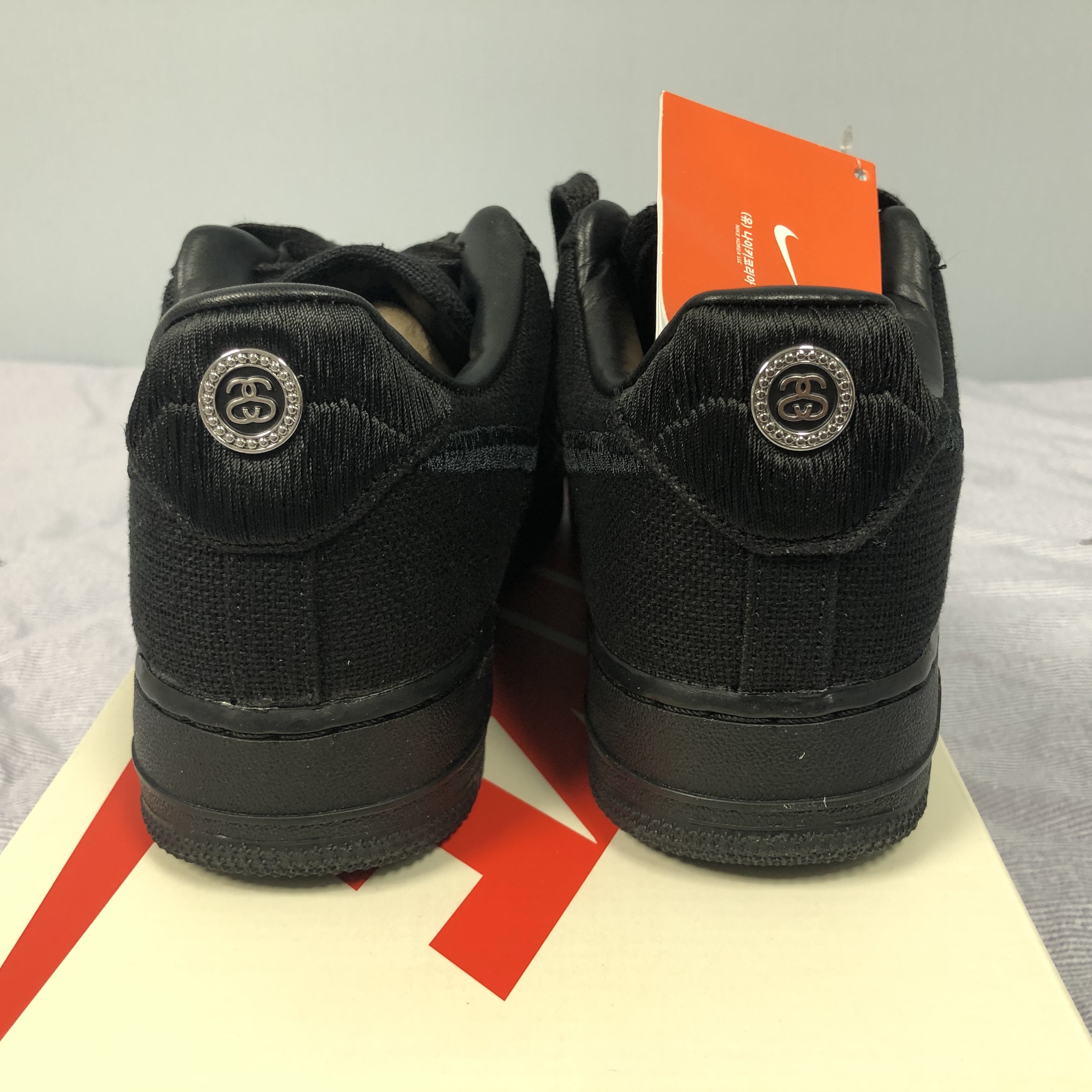 Nike x Stussy Air Force 1 Low Triple Black 착용 스타일 - 4