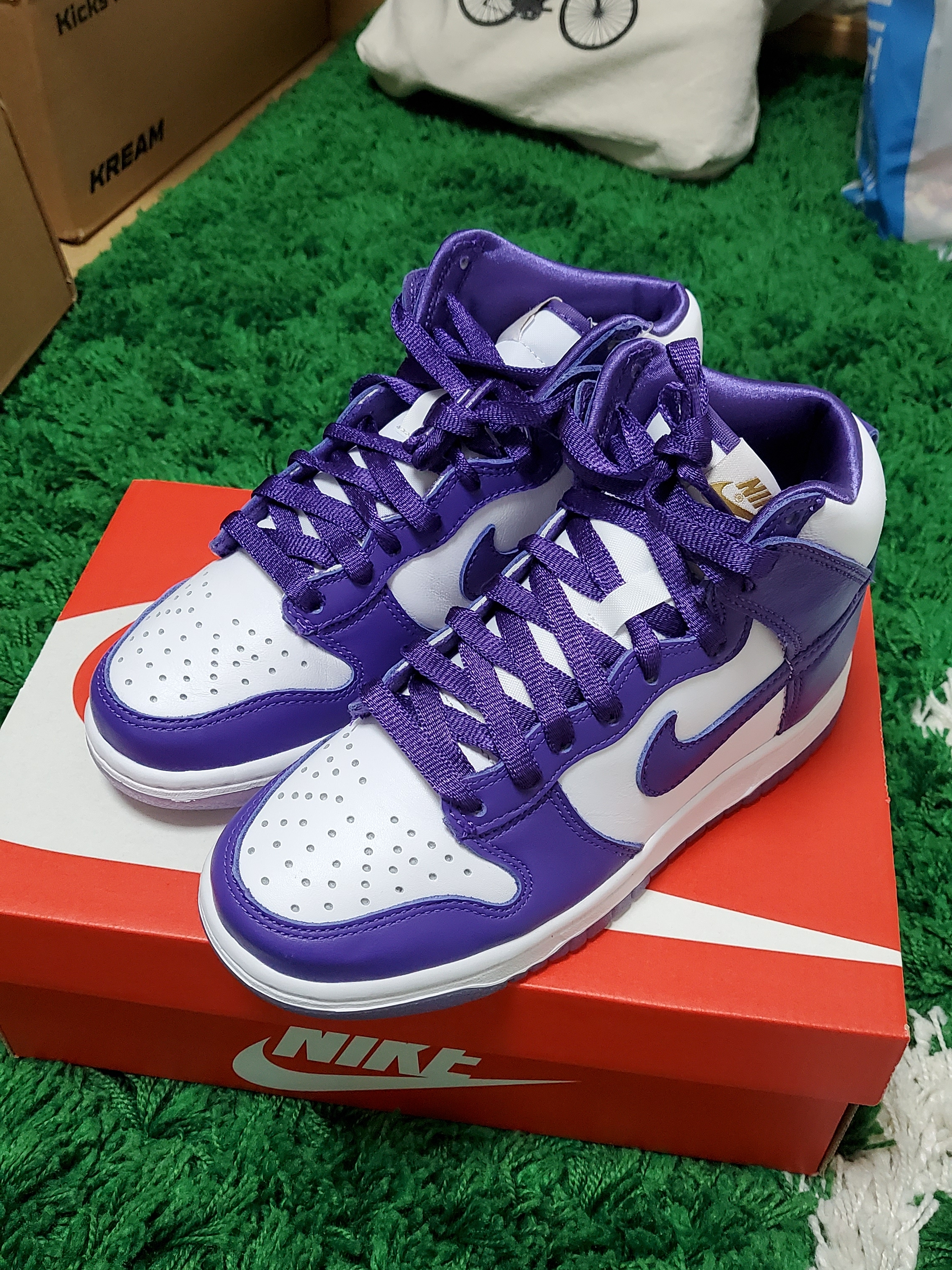 (W) Nike Dunk High SP Varsity Purple 착용 스타일