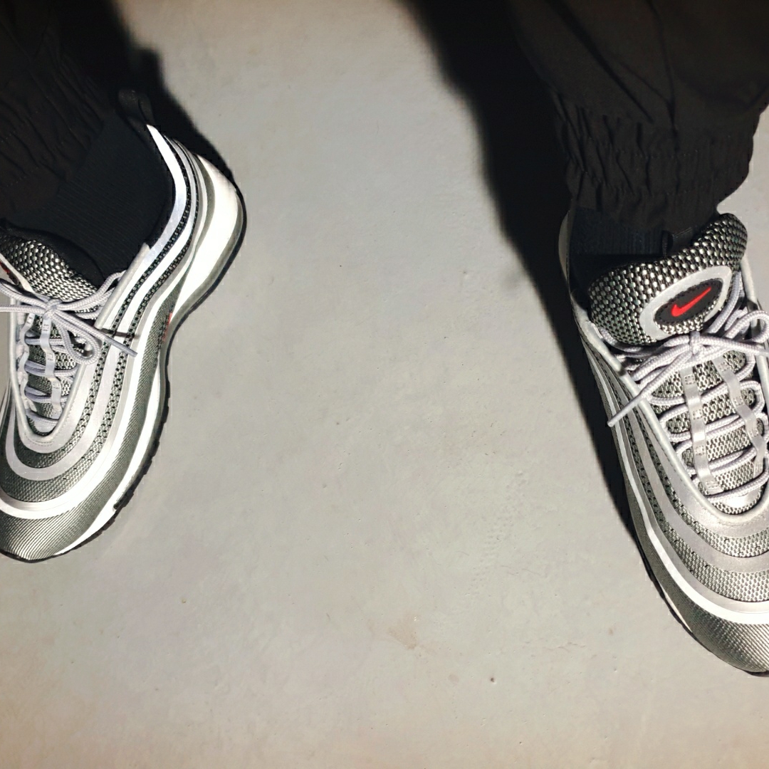 Nike Air Max 97 Ultra 17 Silver Bullet 착용 스타일 - 3