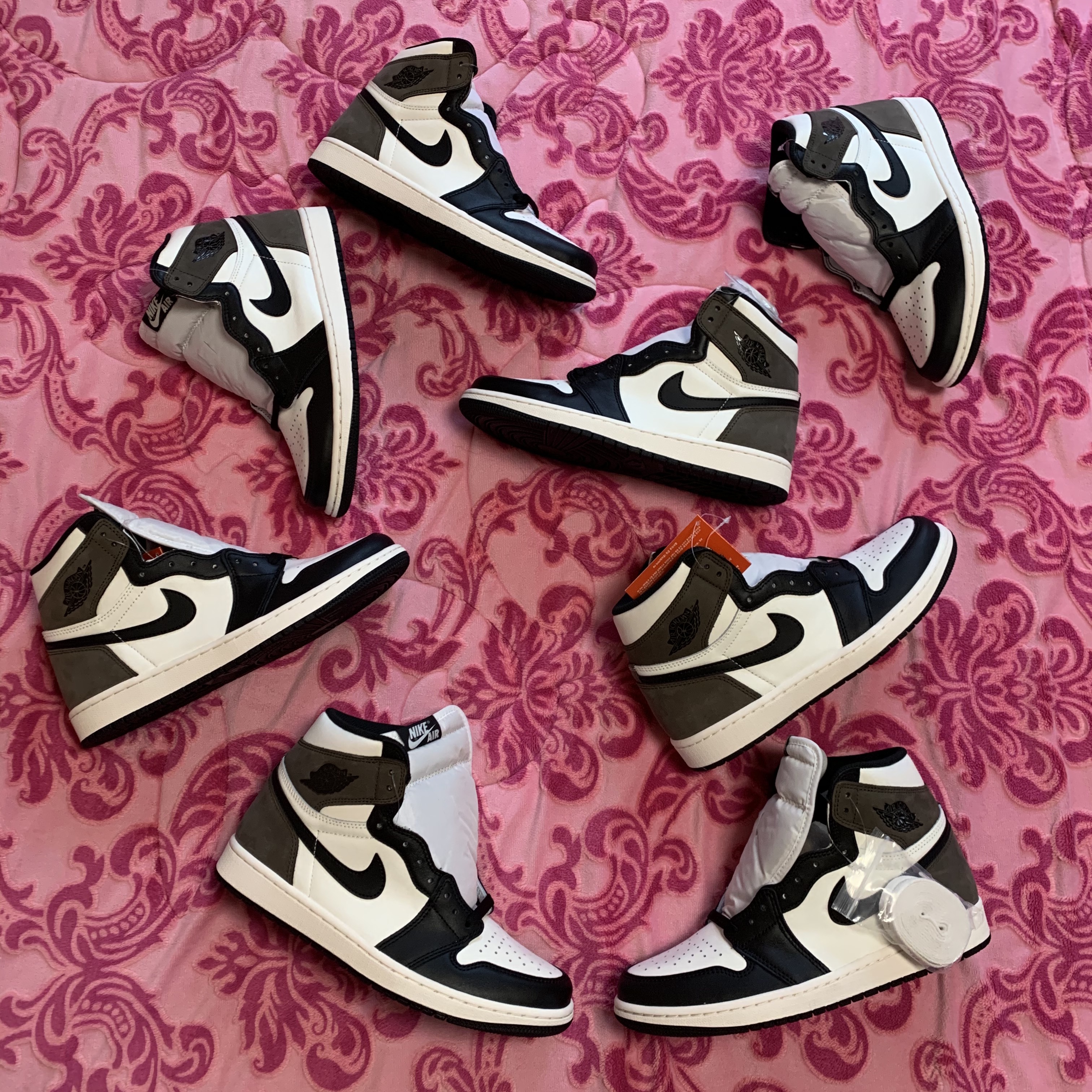 Jordan 1 Retro High OG Black Mocha 착용 스타일 - 2