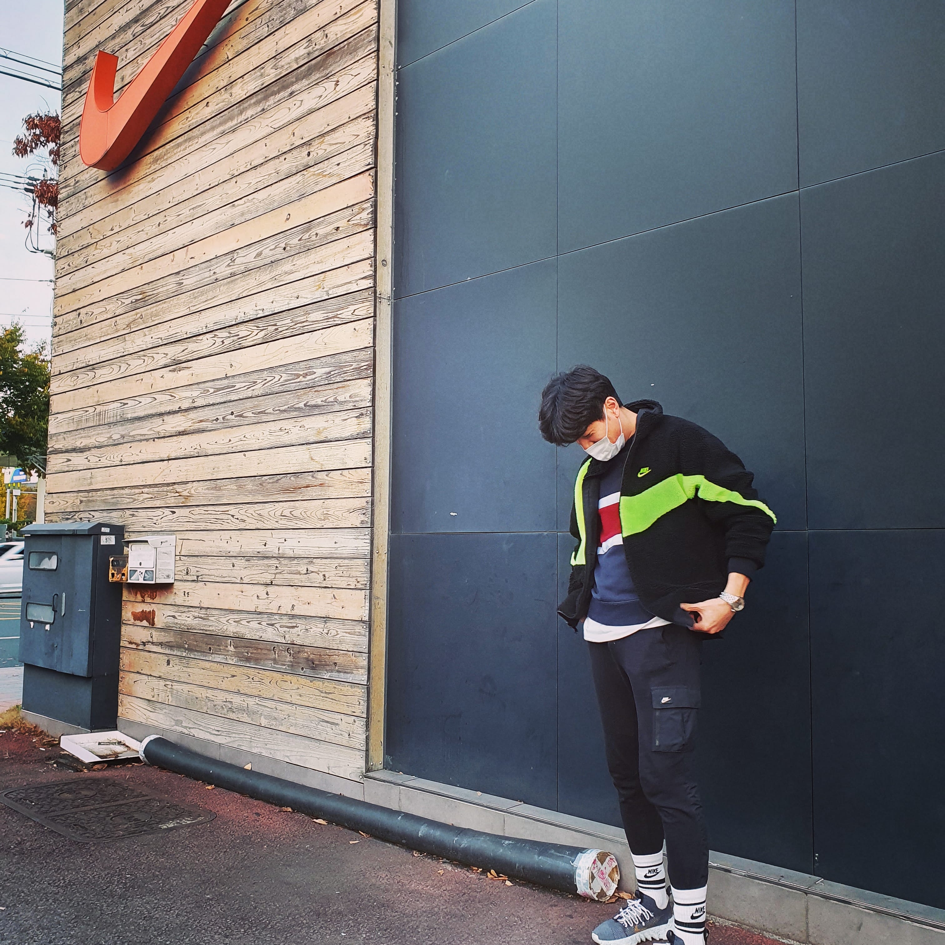Nike Big Swoosh Full Zip Jacket Black Volt, Nike Space Hippie 01 Wheat White 착용 스타일