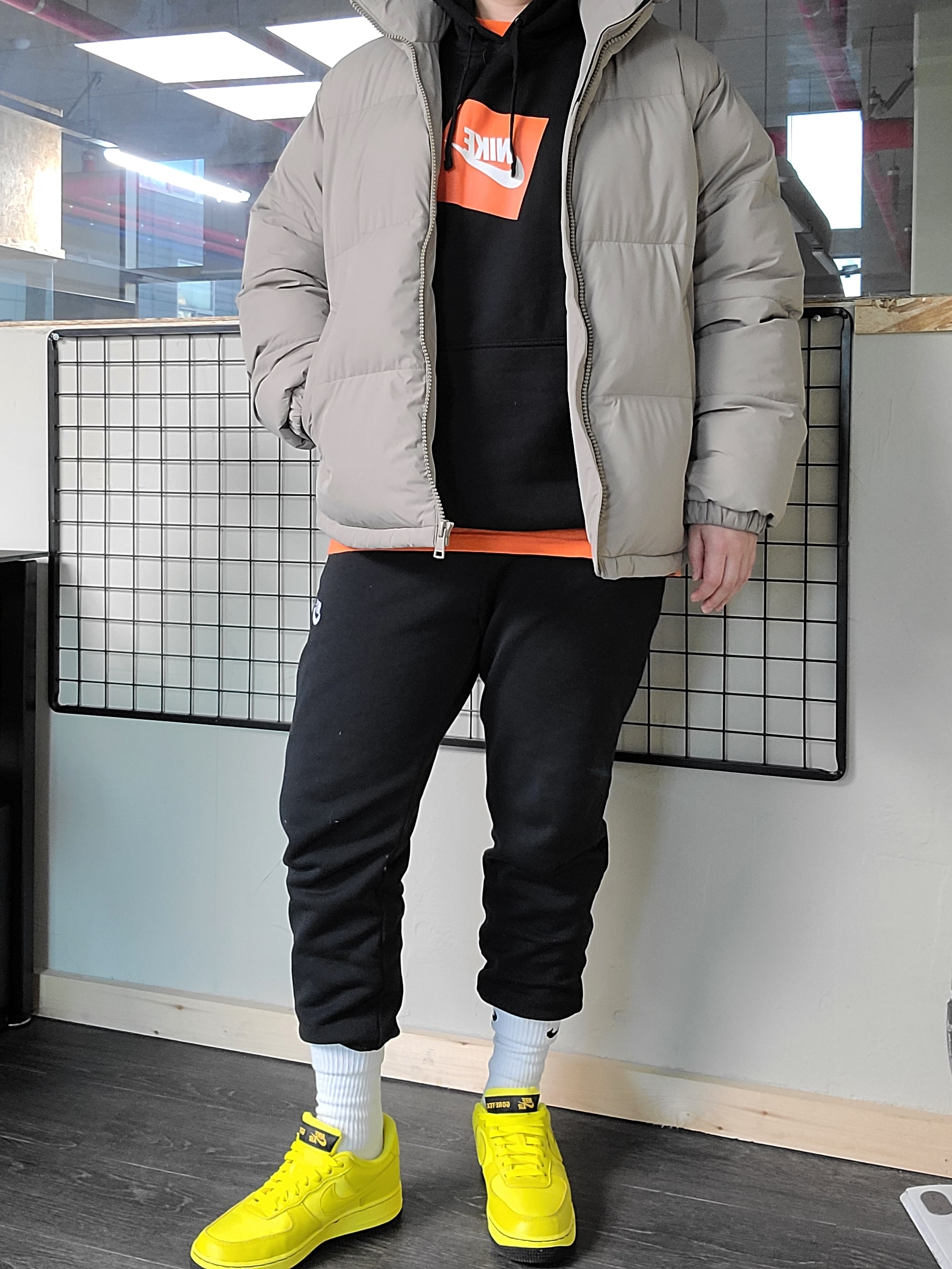 Nike Air Force 1 Low Gore-Tex Dynamic Yellow 착용 스타일