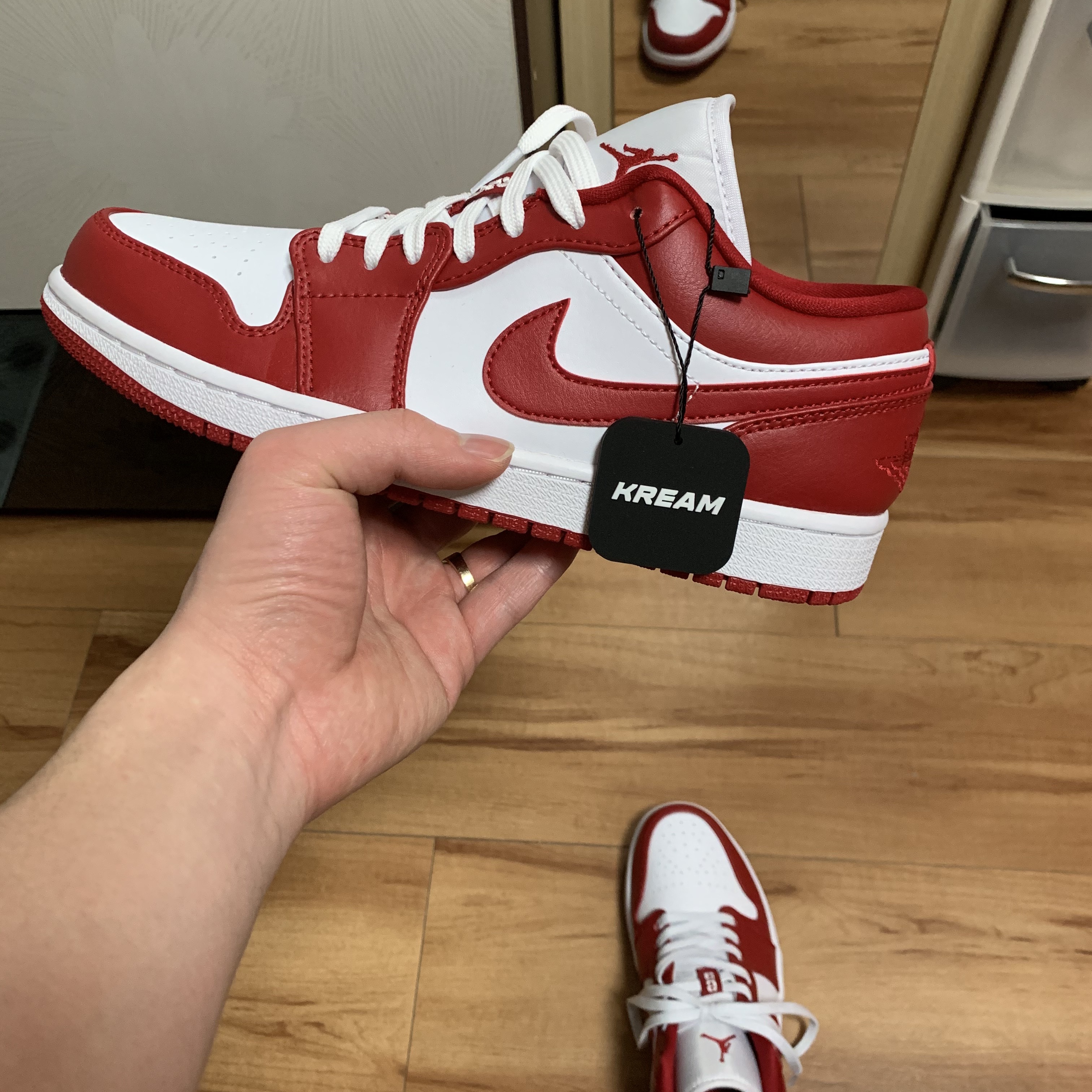 Jordan 1 Low Gym Red White 착용 스타일 - 2