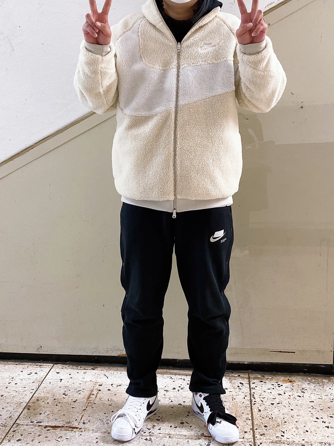Nike x Peaceminusone Air Force 1 Low Para-Noise 2.0, Nike Big Swoosh Full Zip Jacket Light Bone Sail 착용 스타일