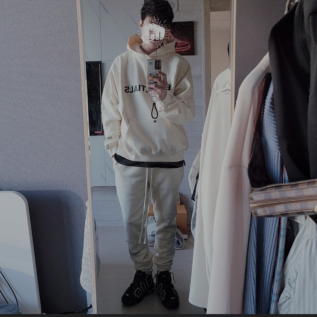 IAB Studio Long Sleeve Light Gray, Essentials Sweatpants Buttercream 2020 착용 스타일 - 5