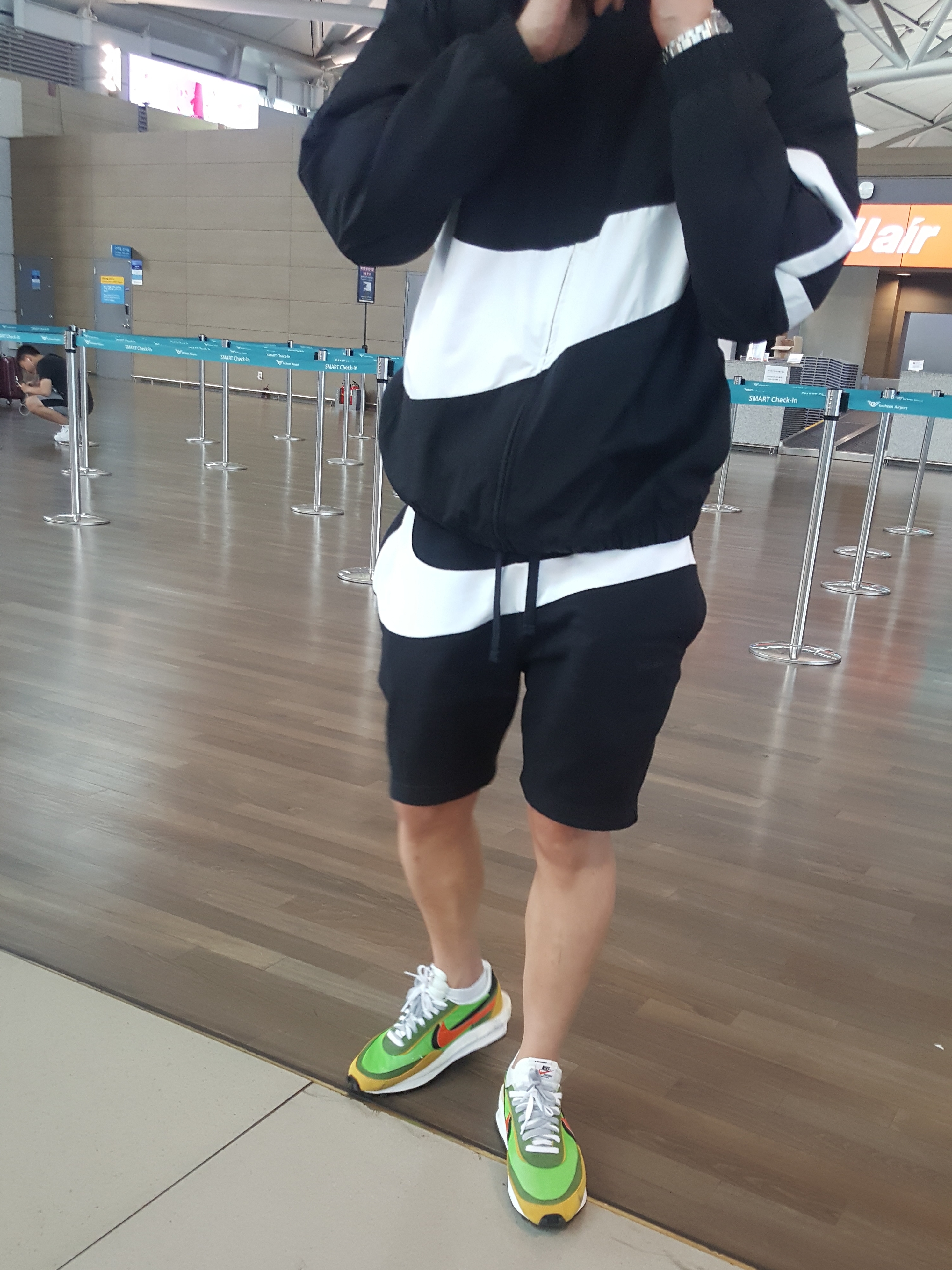 Nike x Sacai LDWaffle Green Multi 착용 스타일