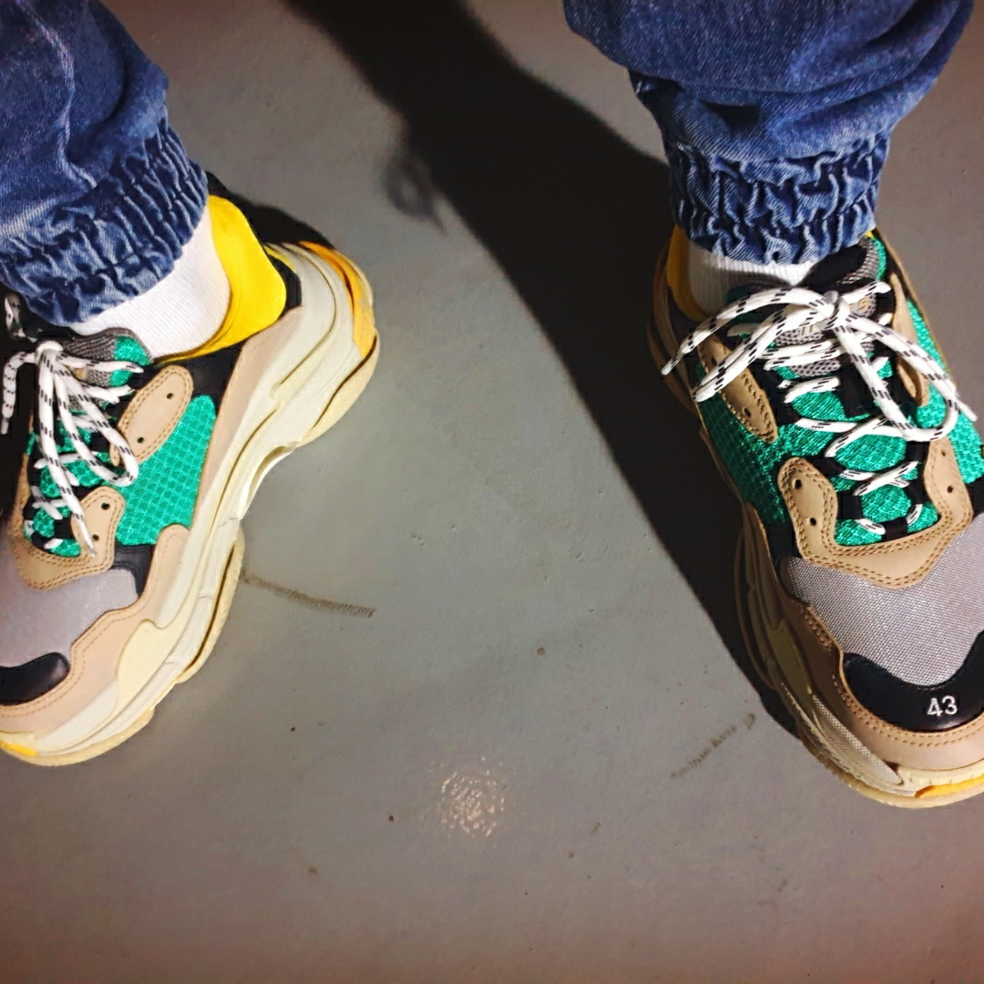 Balenciaga Triple S Yellow Green 착용 스타일 - 4