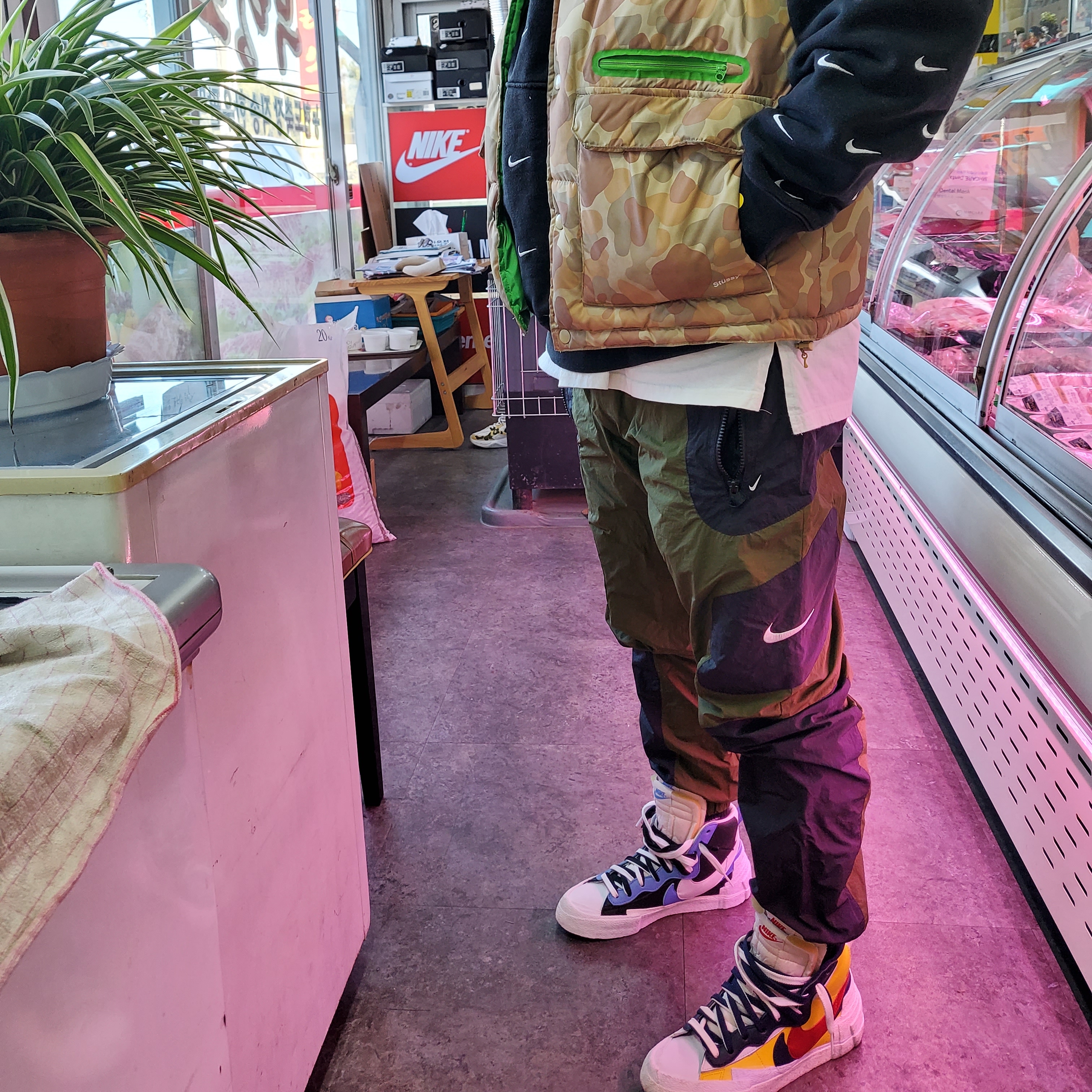 Nike x Sacai Blazer Mid Snow Beach, Nike x Sacai Blazer Mid White Black Legend Blue 착용 스타일