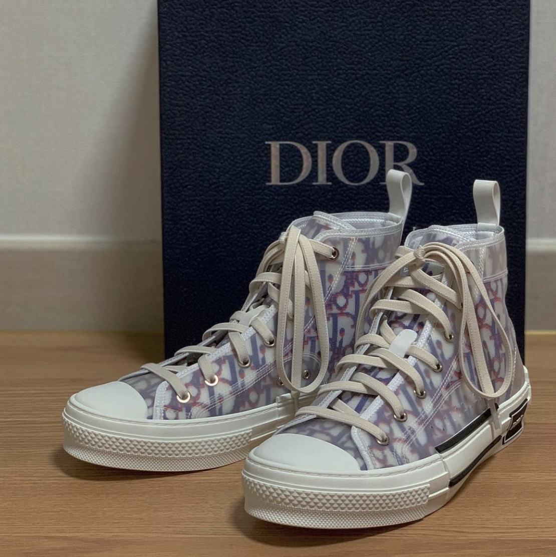 Dior B23 High Oblique Canvas Red and Blue Pixellated 착용 스타일