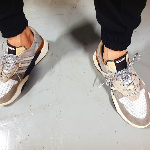 Adidas x Alexander Wang Turnout Trainer Light Brown Black 착용 스타일 - 4