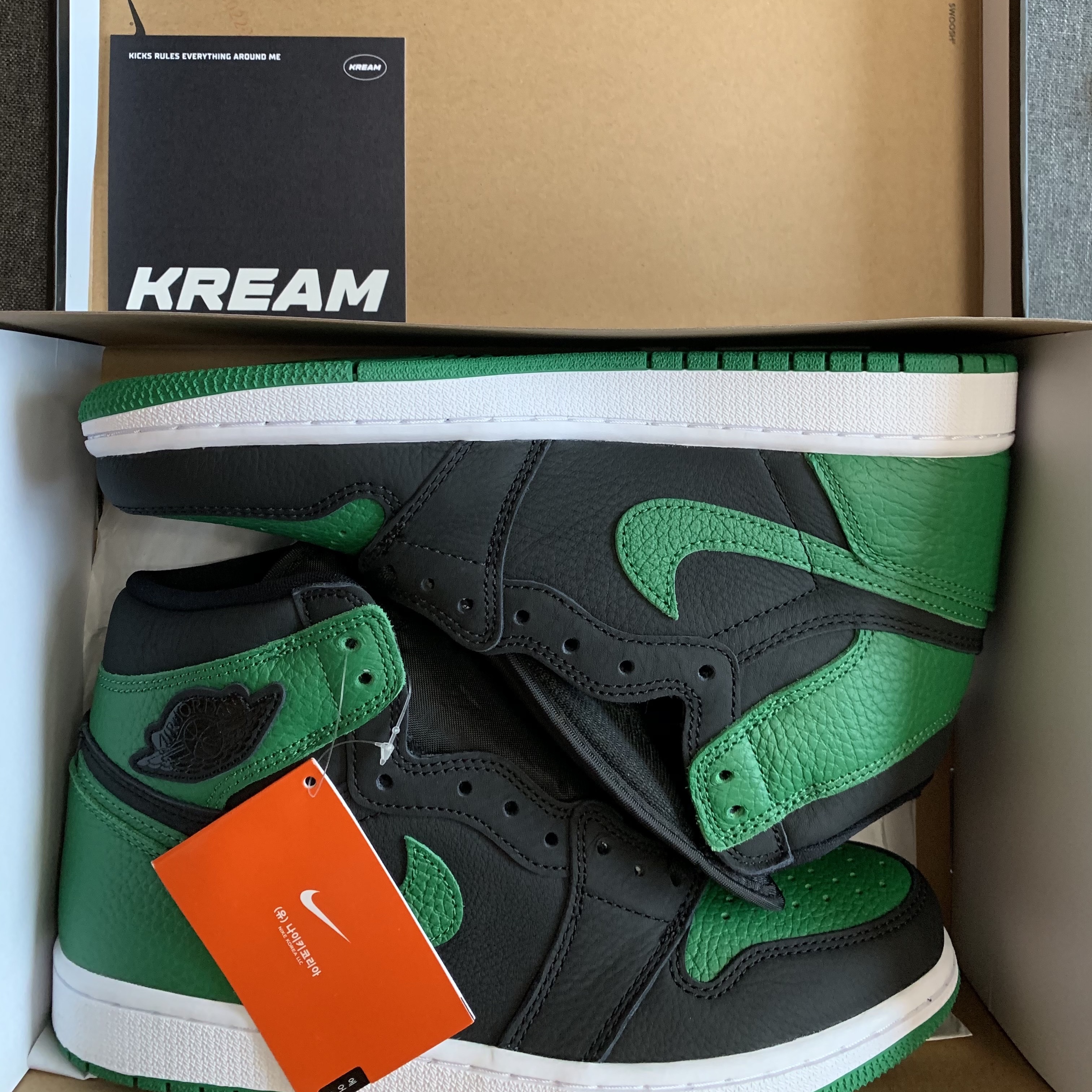 Jordan 1 Retro High OG Pine Green Black 착용 스타일 - 1