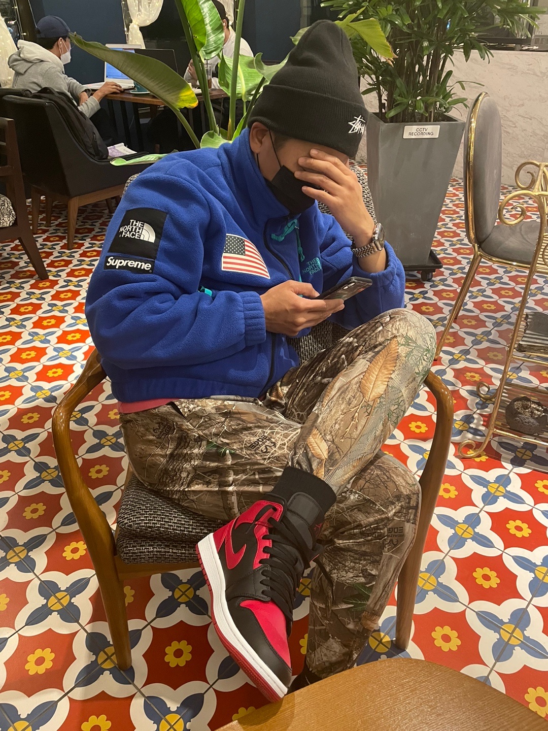 Jordan 1 Mid Bred Banned 2020, Nike x Stussy Cuff Beanie 착용 스타일