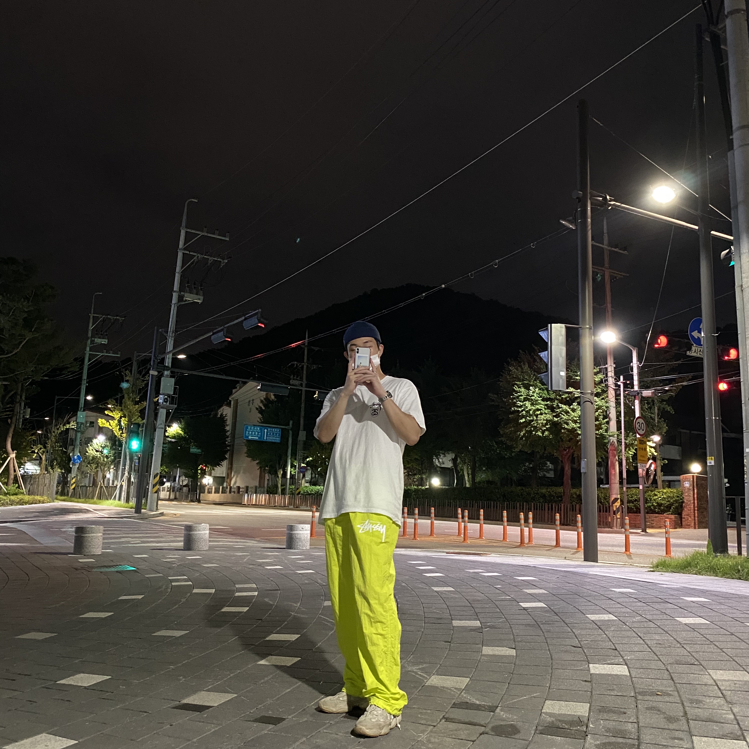 Adidas Yeezy 500 Blush 2018, Nike x Stussy Beach Pants Bright Cactus 착용 스타일