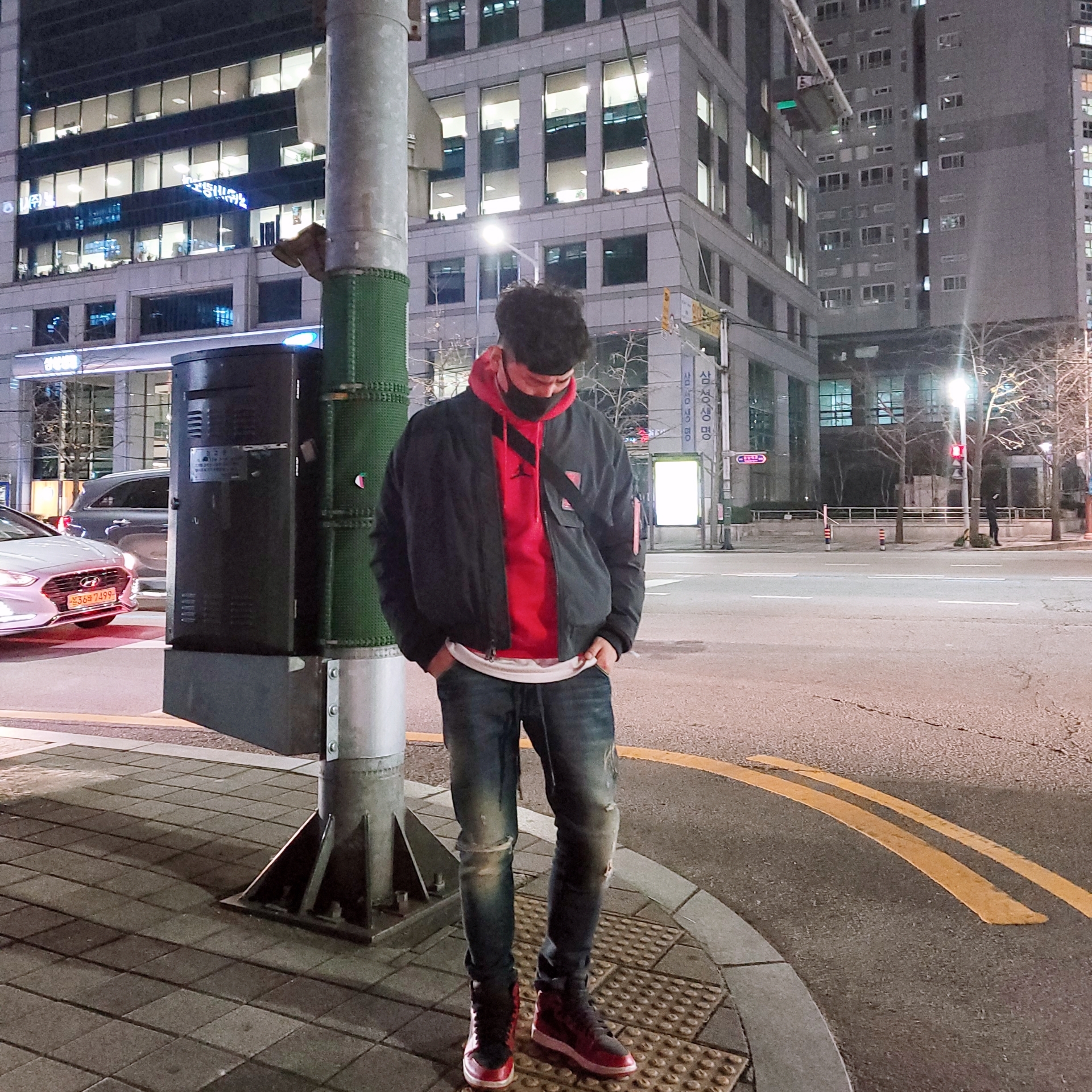 Jordan 1 High 85 Varsity Red 착용 스타일 - 3