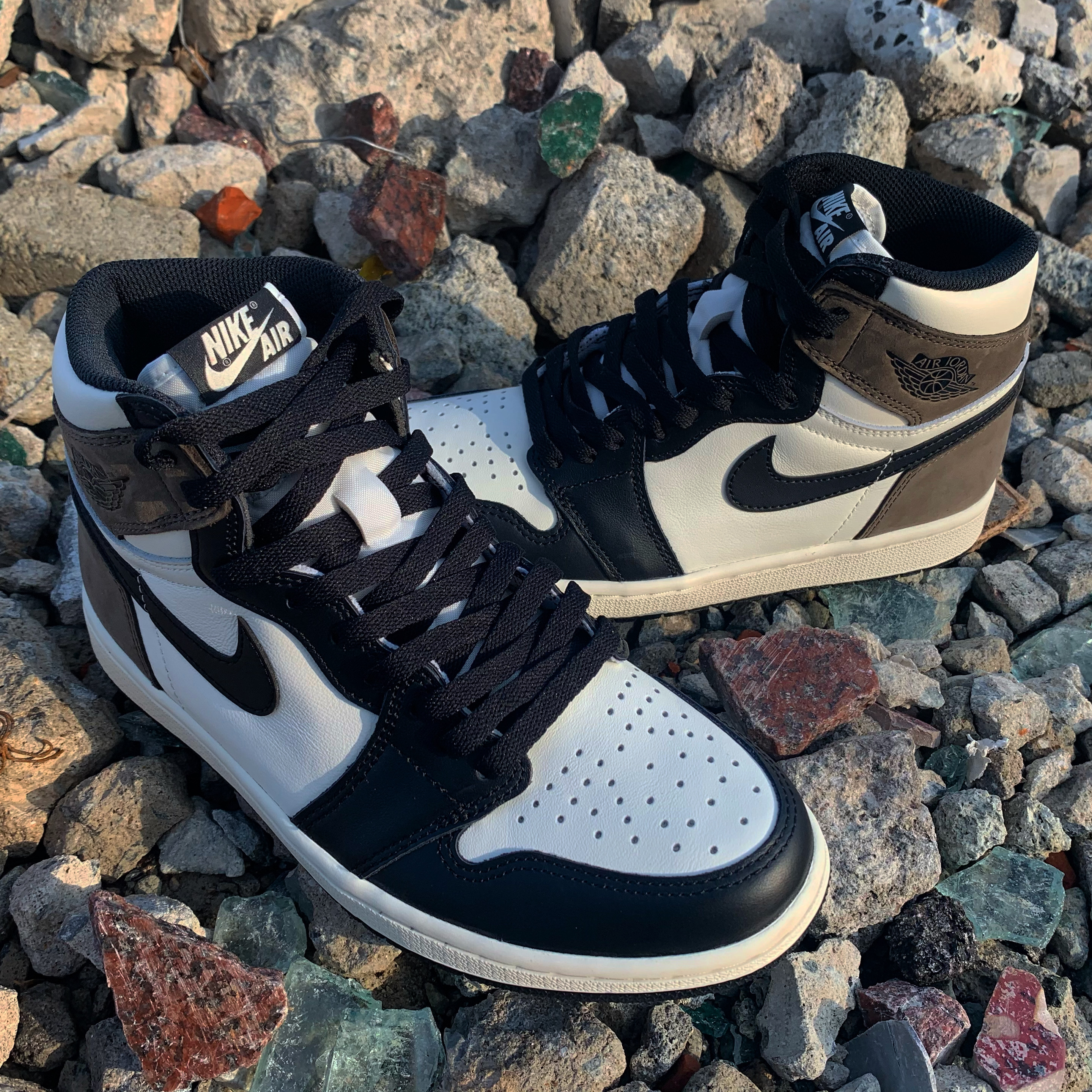 Jordan 1 Retro High OG Black Mocha 착용 스타일
