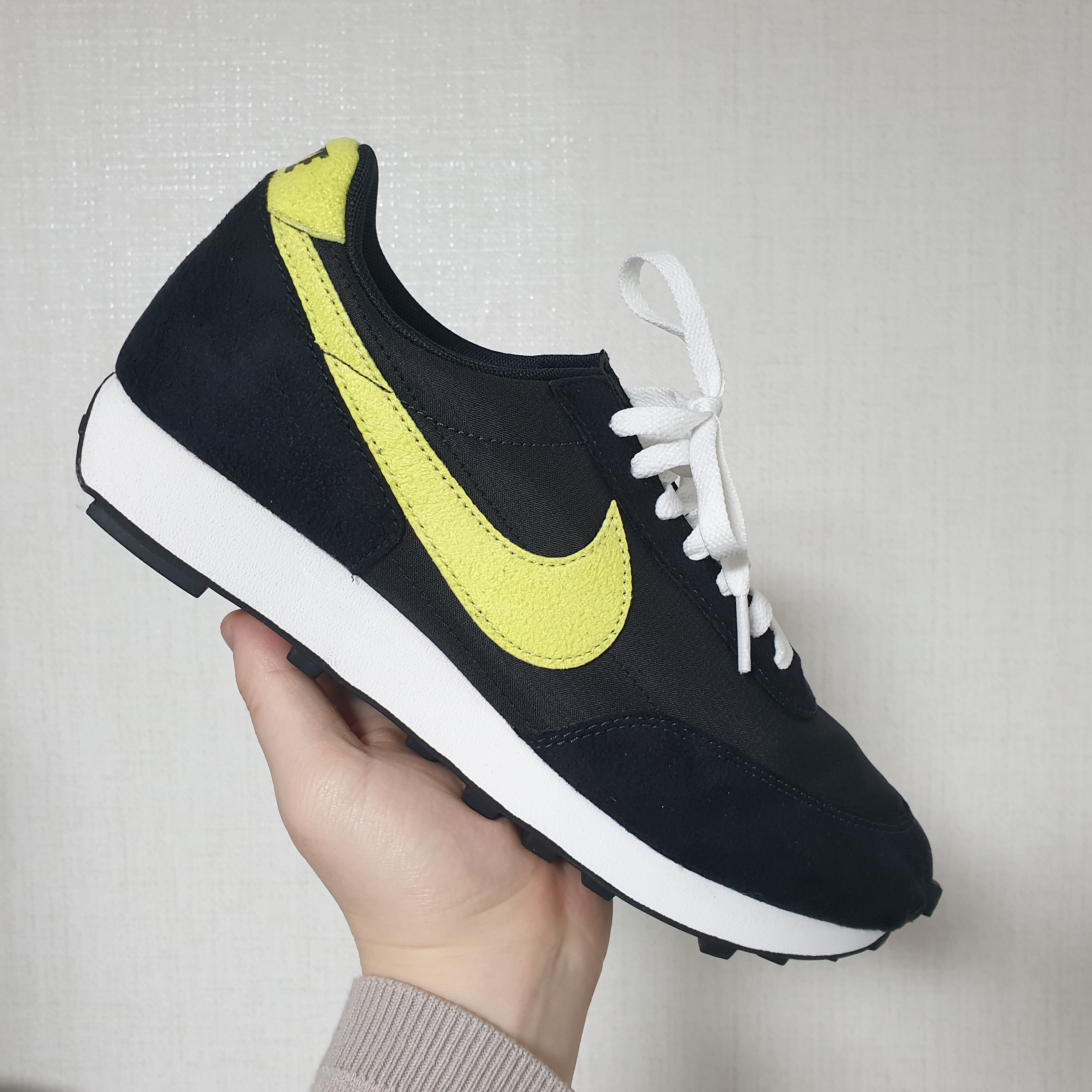 Nike Daybreak SP Black Limelight 착용 스타일 - 2