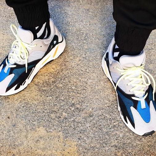 Adidas Yeezy Boost 700 Wave Runner Solid Grey 2017/2019 착용 스타일 - 4