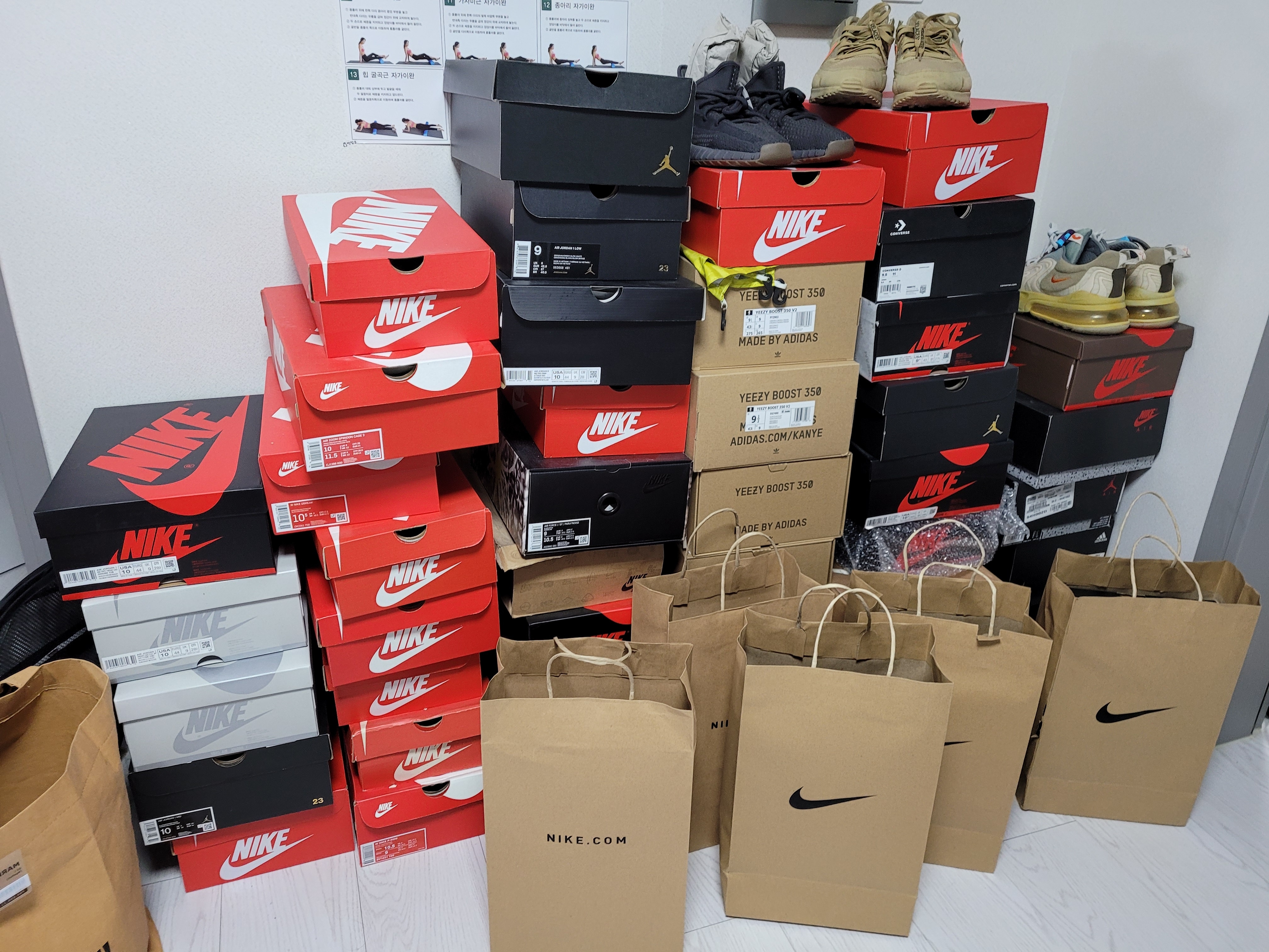 Jordan 1 Retro High OG Black Mocha, Jordan 1 Retro High OG CO.JP Midnight Navy 착용 스타일