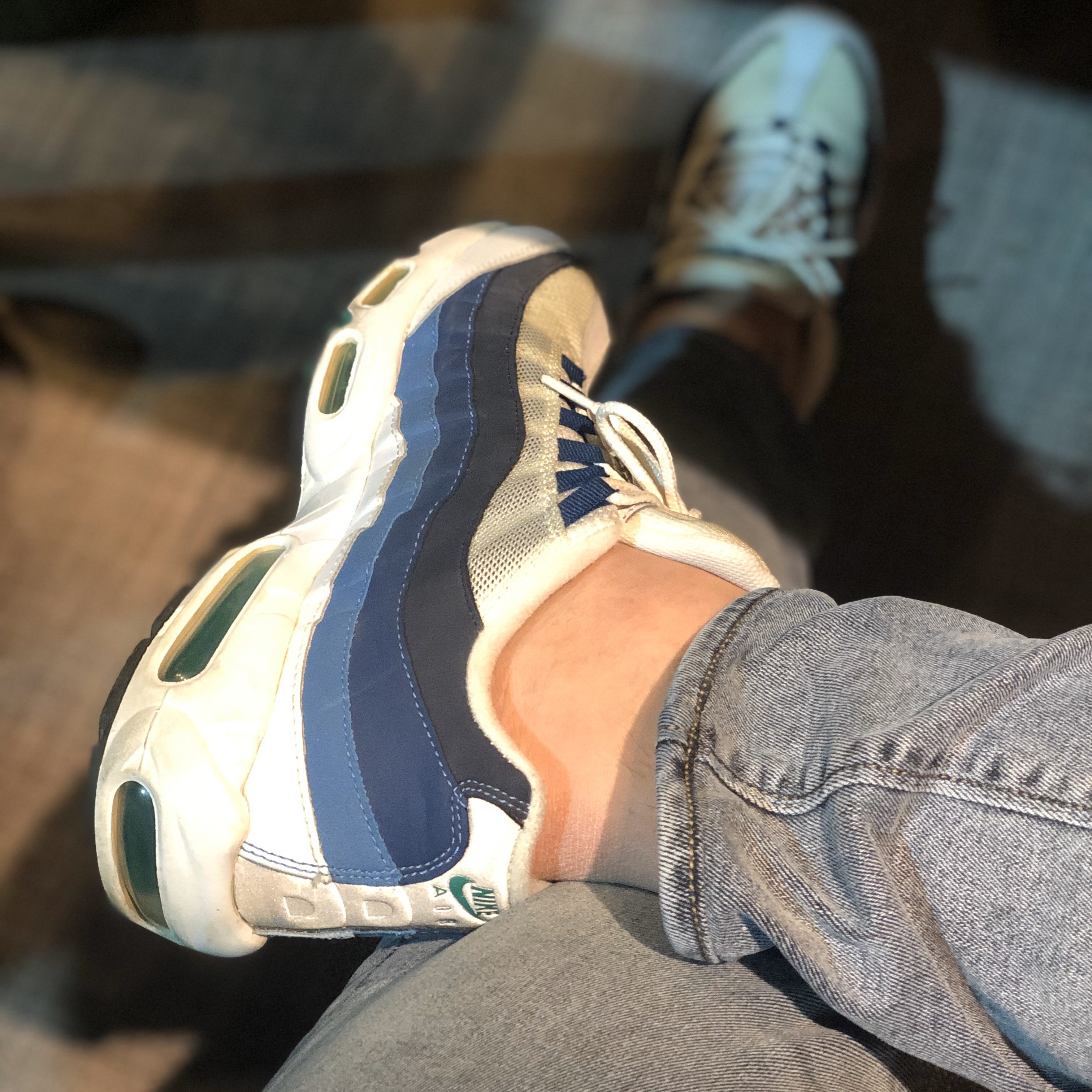 Nike Air Max 95 White Slate Blue 착용 스타일