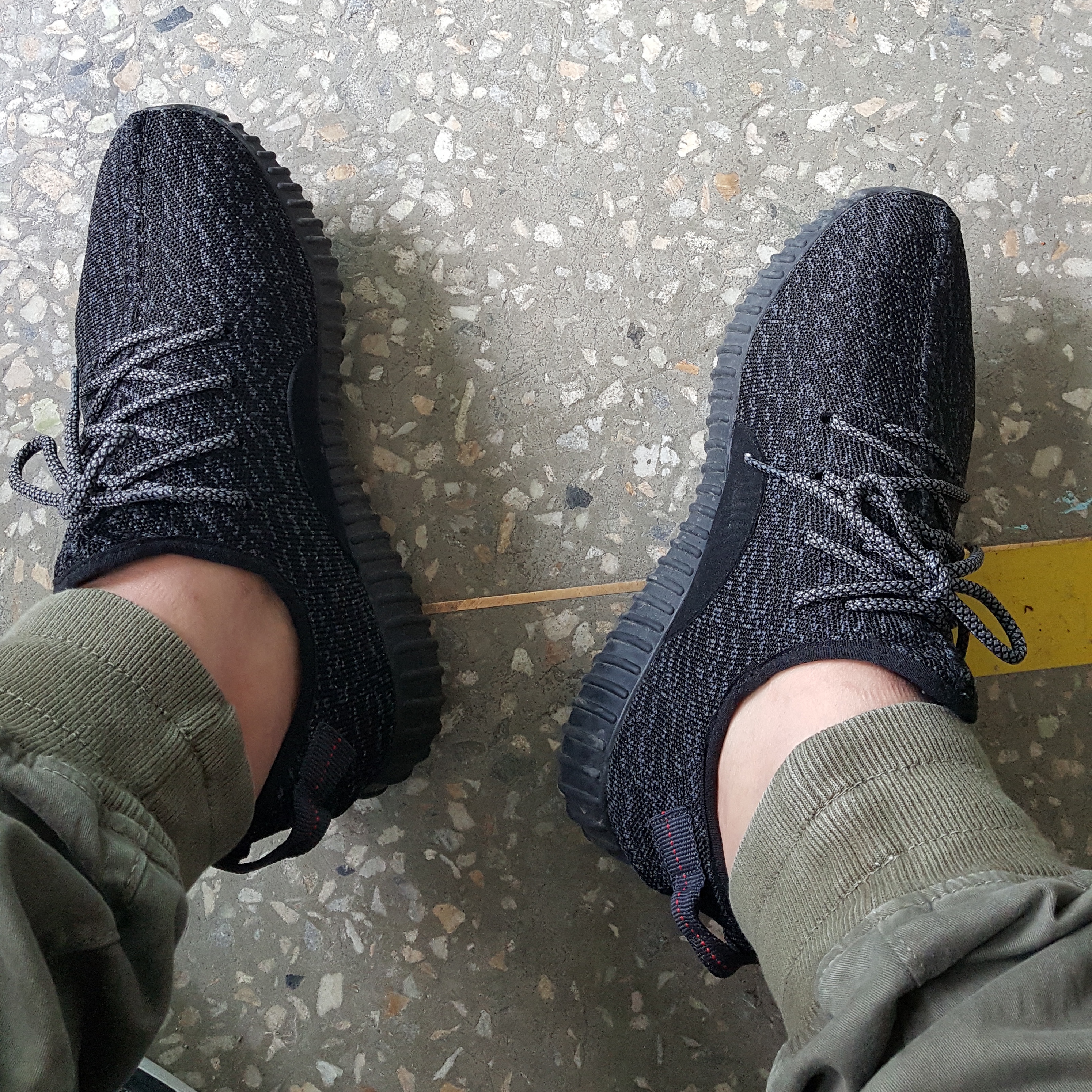 Adidas Yeezy Boost 350 Pirate Black 2015 착용 스타일