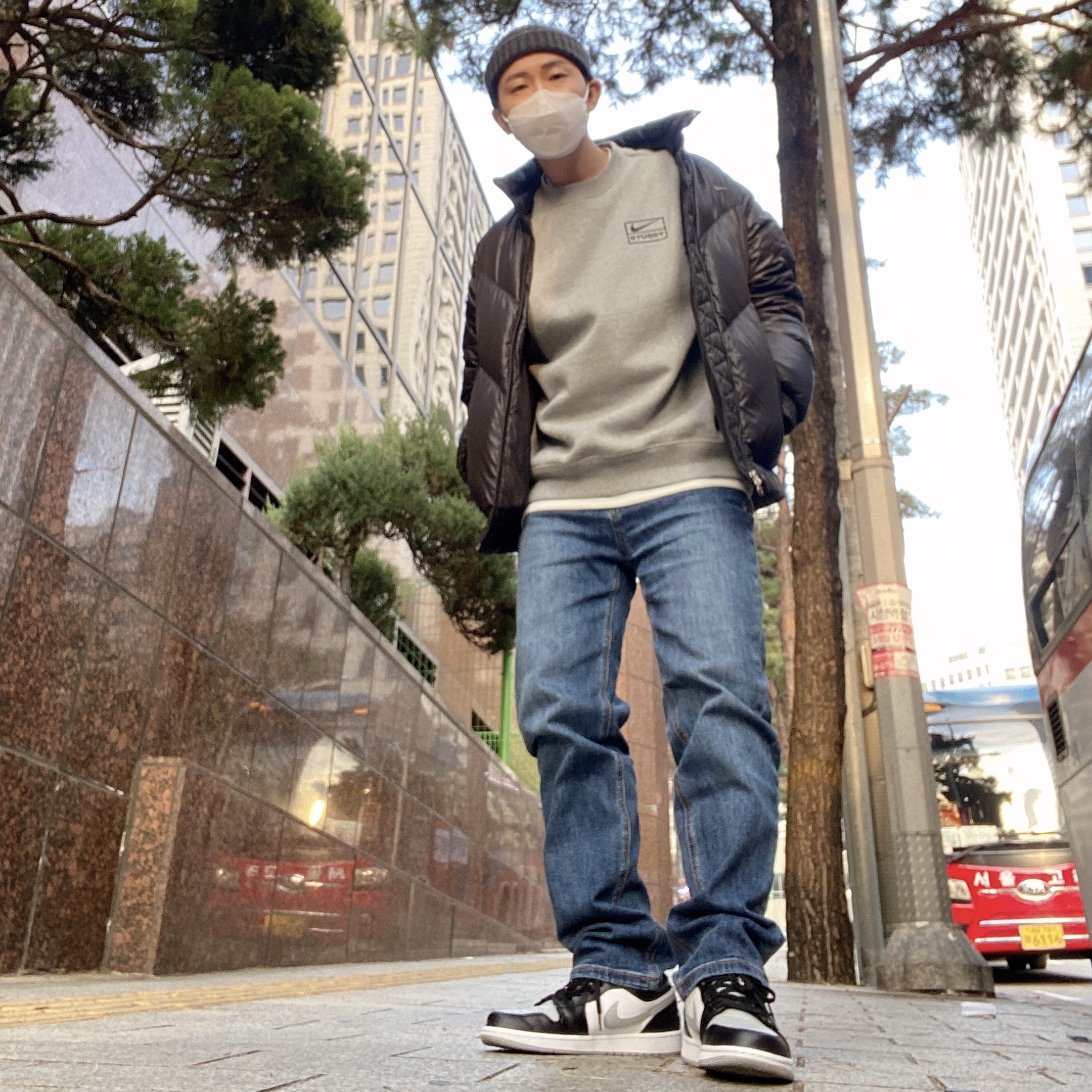 Jordan 1 Low Black Light Smoke Grey, Nike x Stussy NRG BR Crew Fleece Grey 착용 스타일
