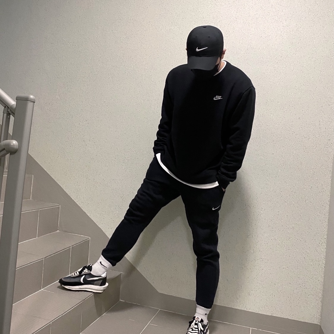 Nike x Sacai LDWaffle Black 착용 스타일